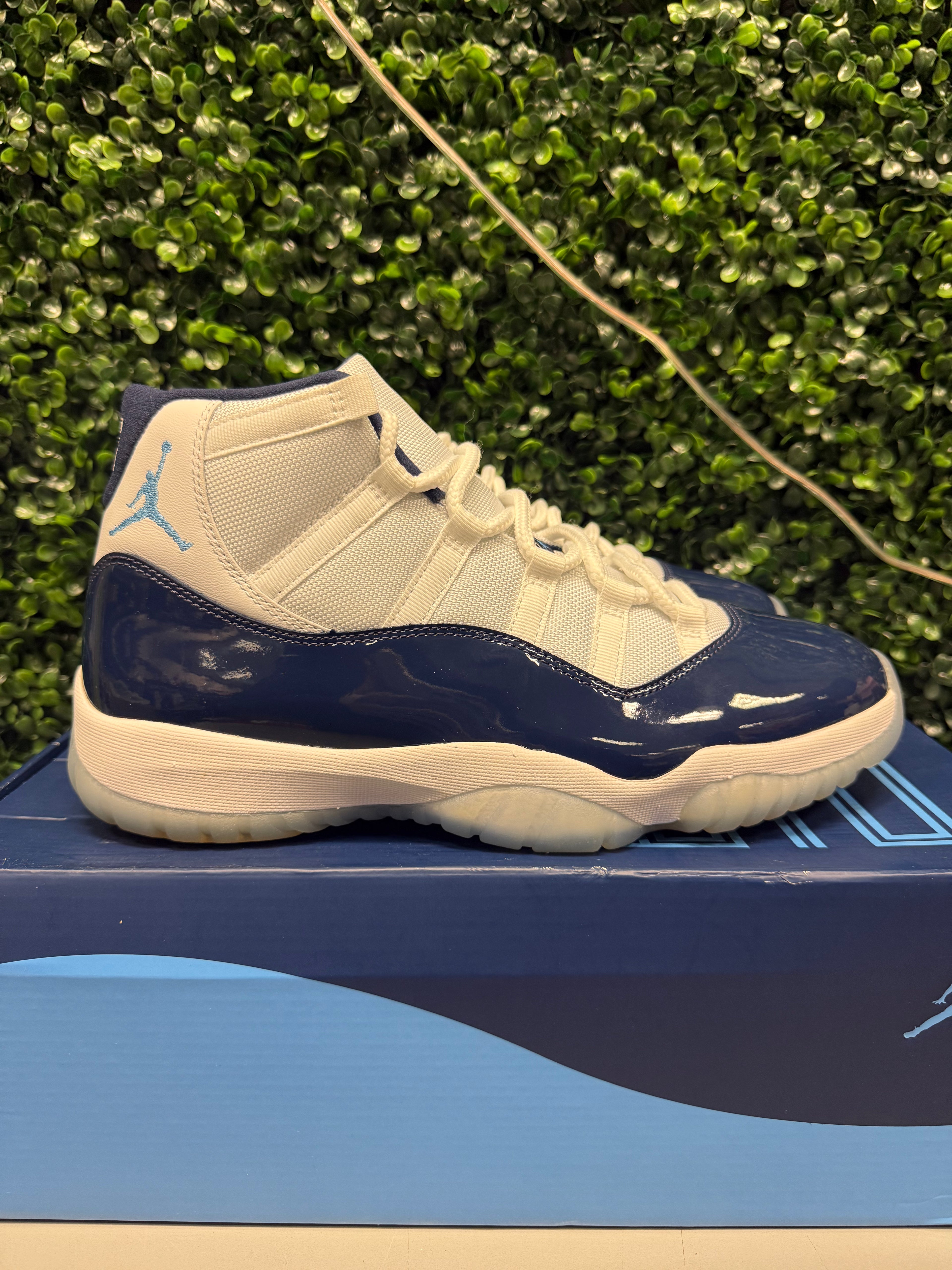 Jordan 11 High "UNC Win Like 82" Size 11 Preowned