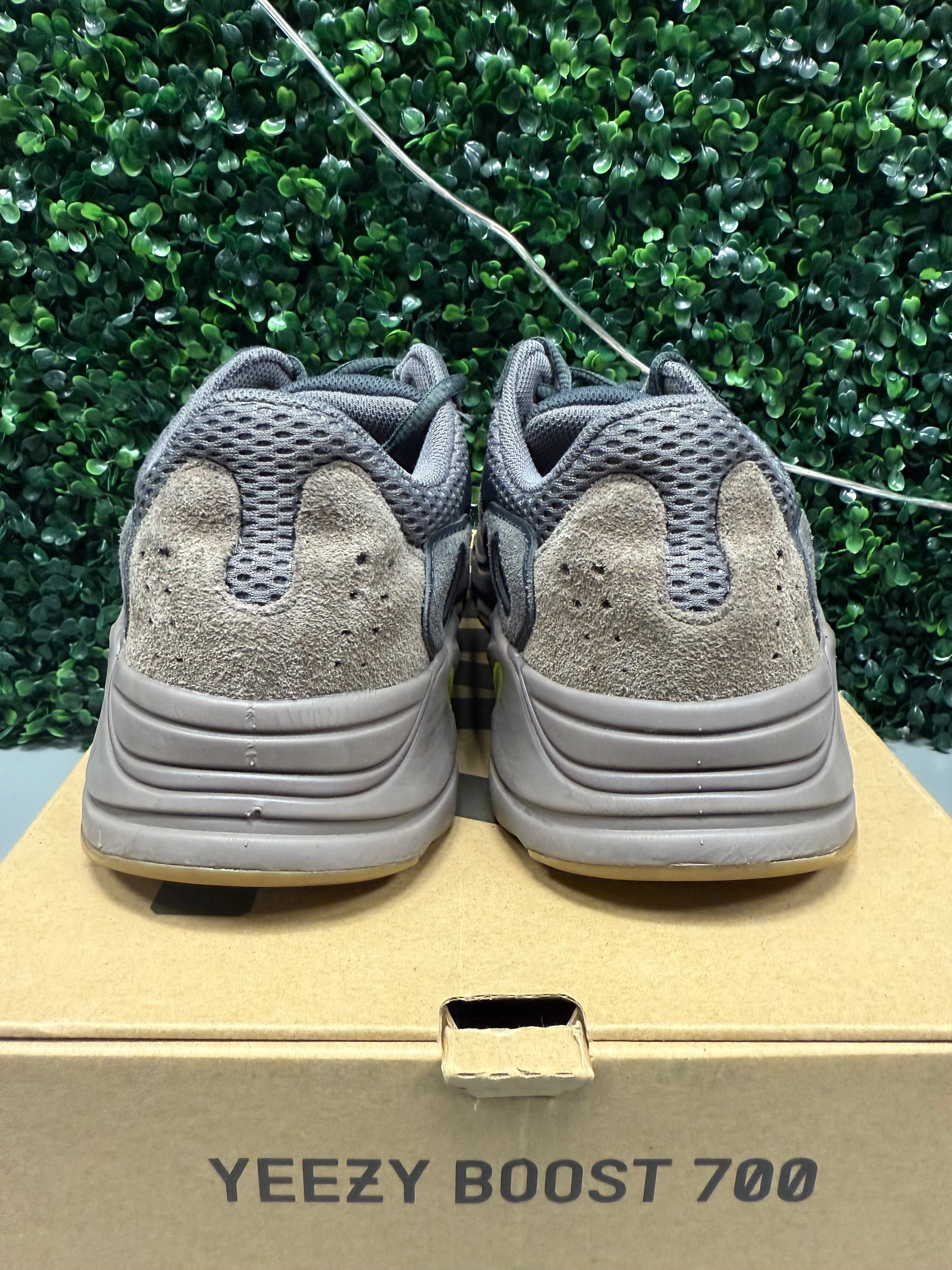 Adidas Yeezy Boost 700 "Mauve" Size 10.5 Preowned