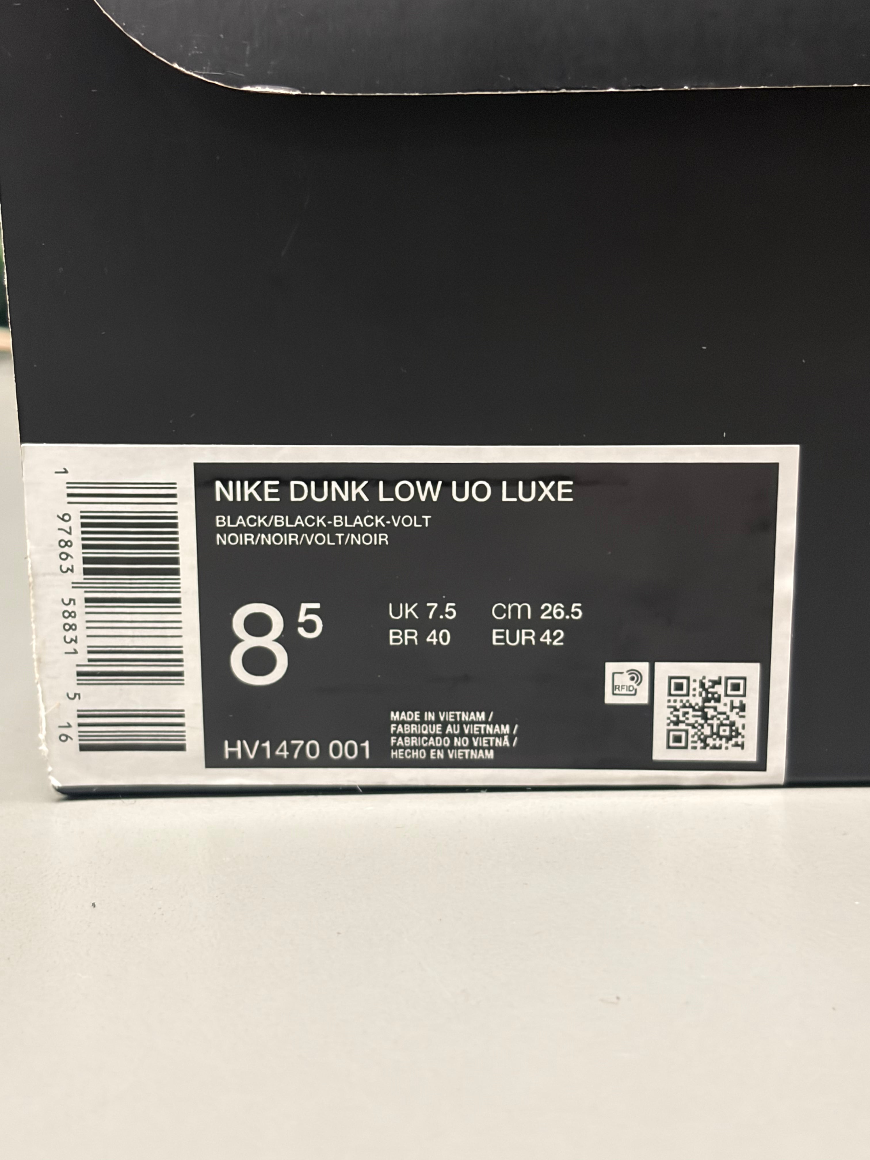 Nike Dunk Low "Ducks of a Feather Black University of Oregon PE" Size 8.5 Tried on