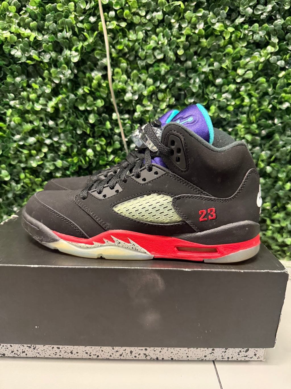 Jordan 5 “Top 3” Size 6Y Preowned
