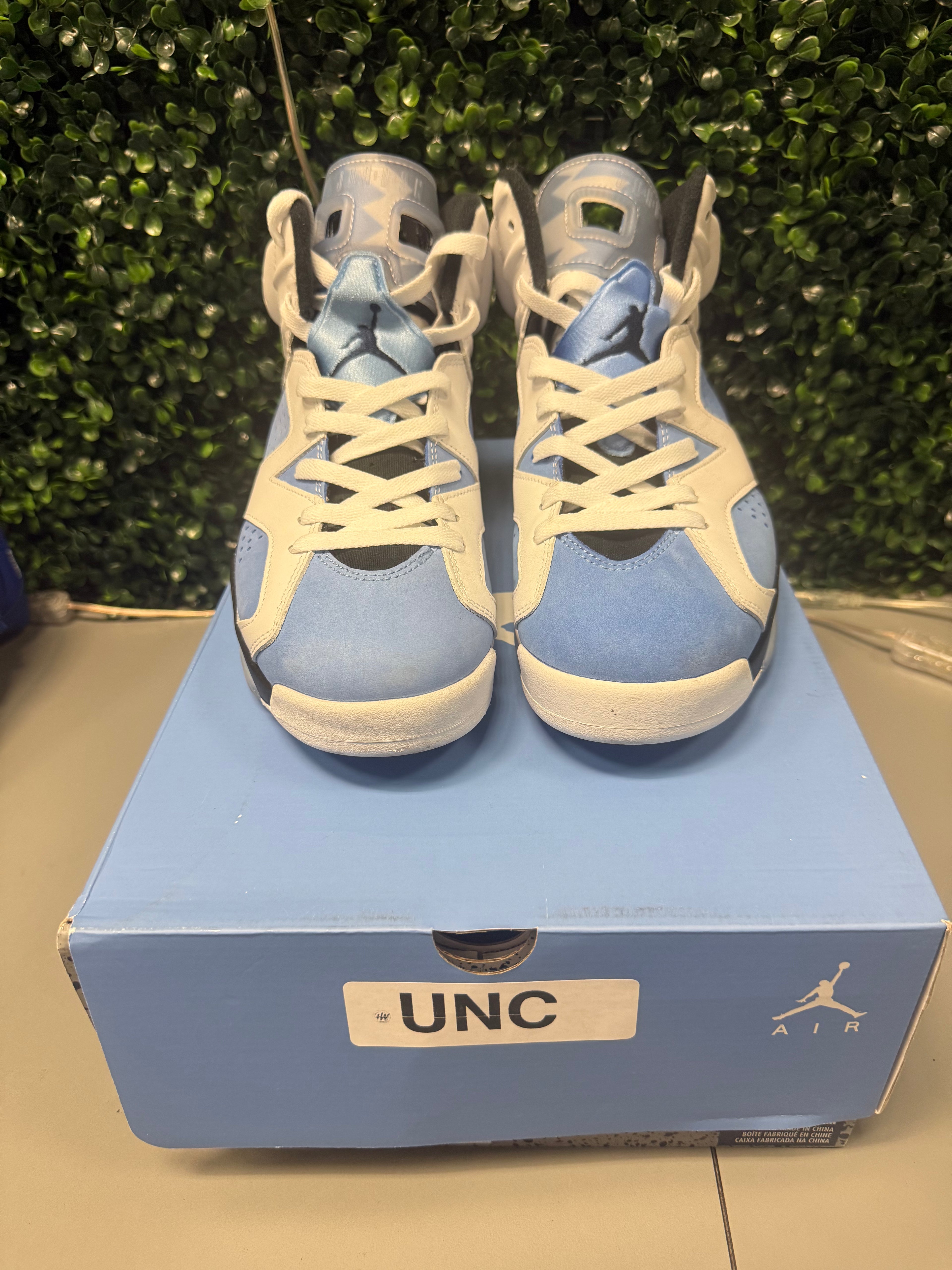 Jordan 6 Retro "UNC White" Size 9 Preowned