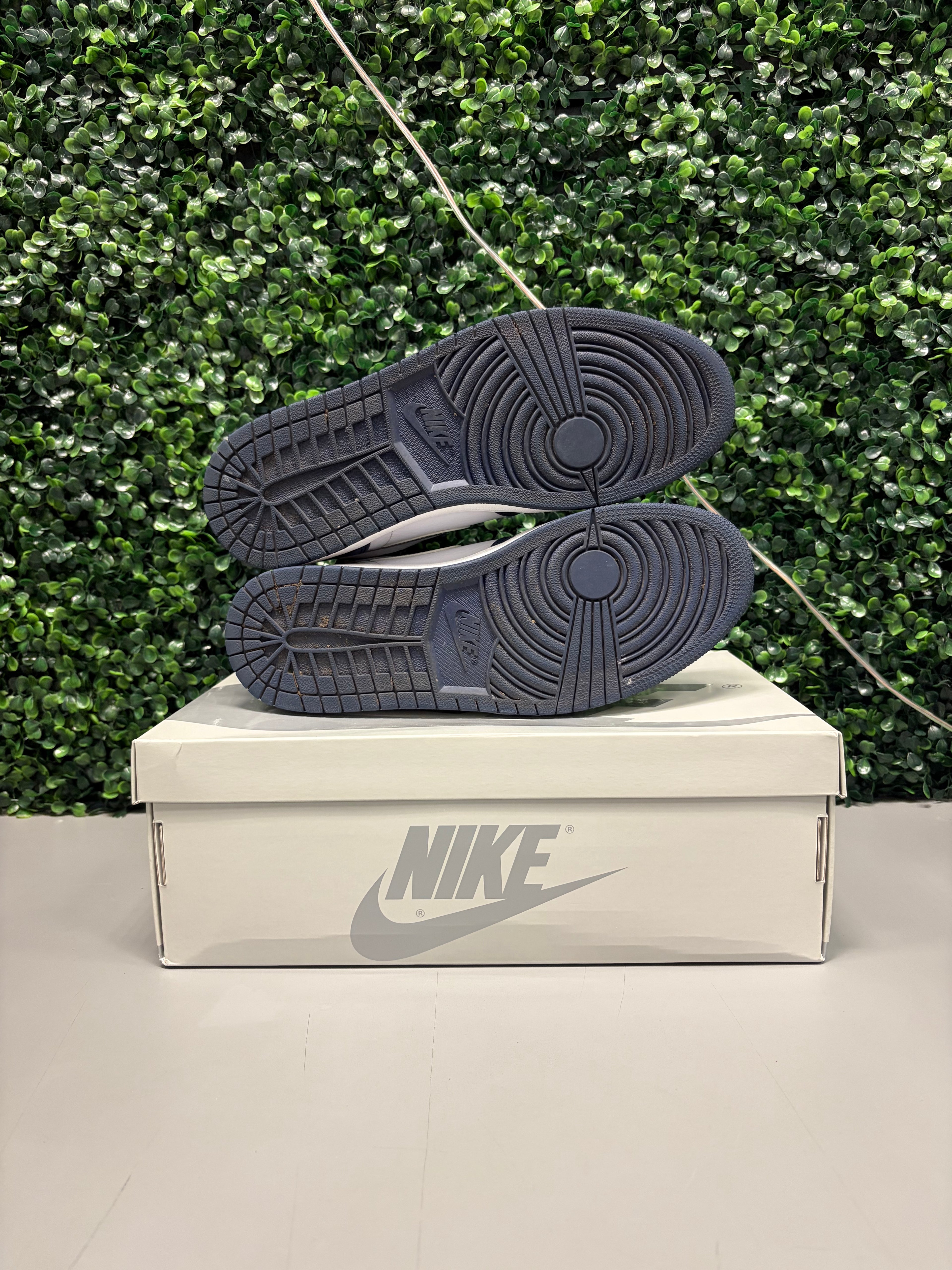 Jordan 1 High "Midnight Navy" Size 10.5 Preowned