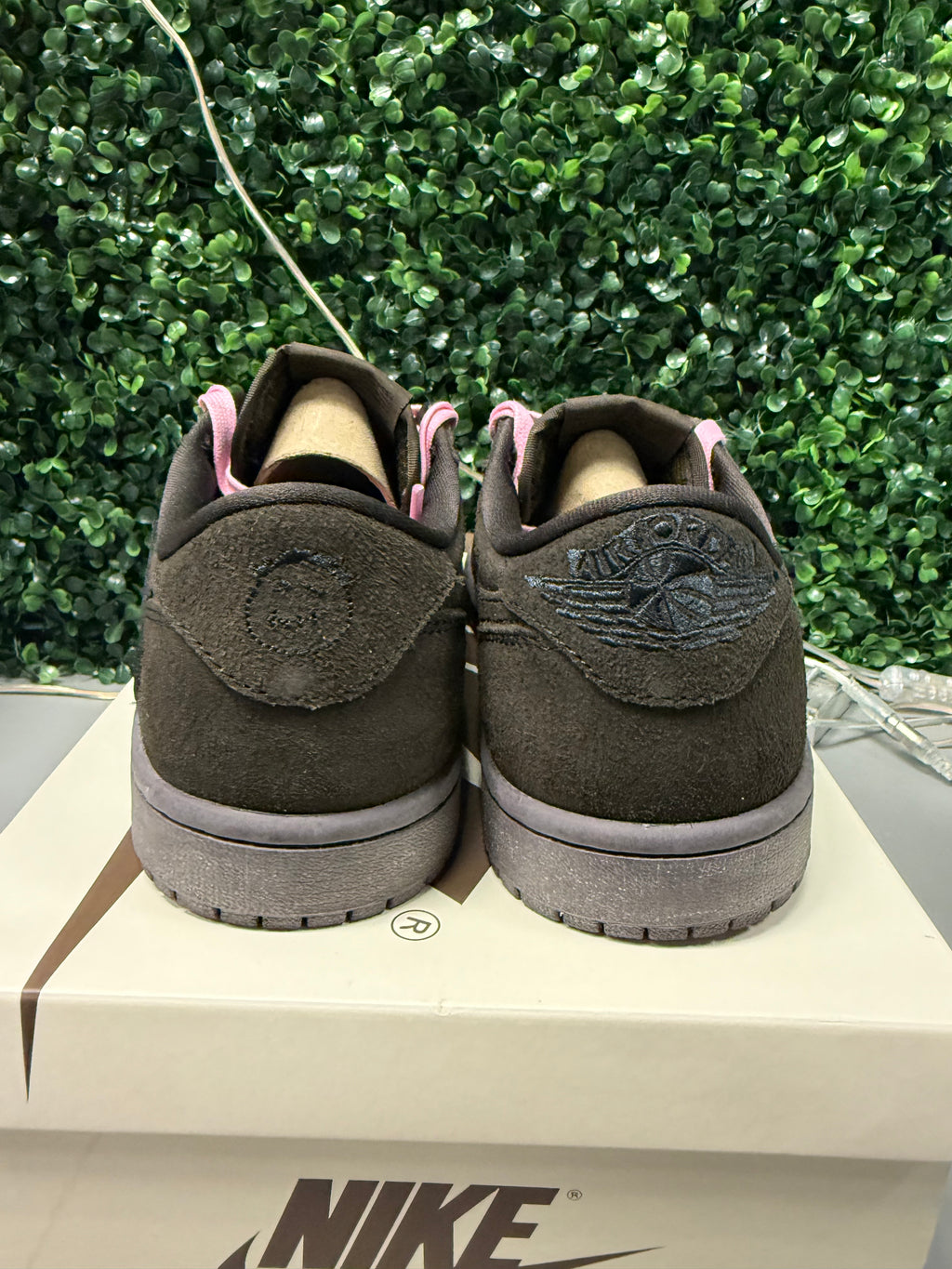 Jordan 1 Low X Travis Scott "Velvet" Size 7.5 Preowned