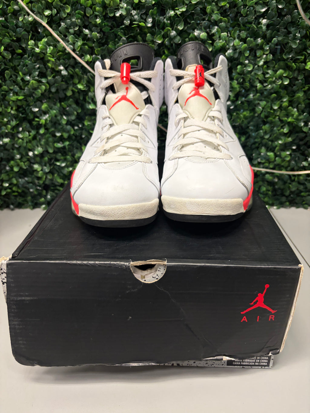 Jordan 6 Retro "Infrared White" Size 10 Preowned