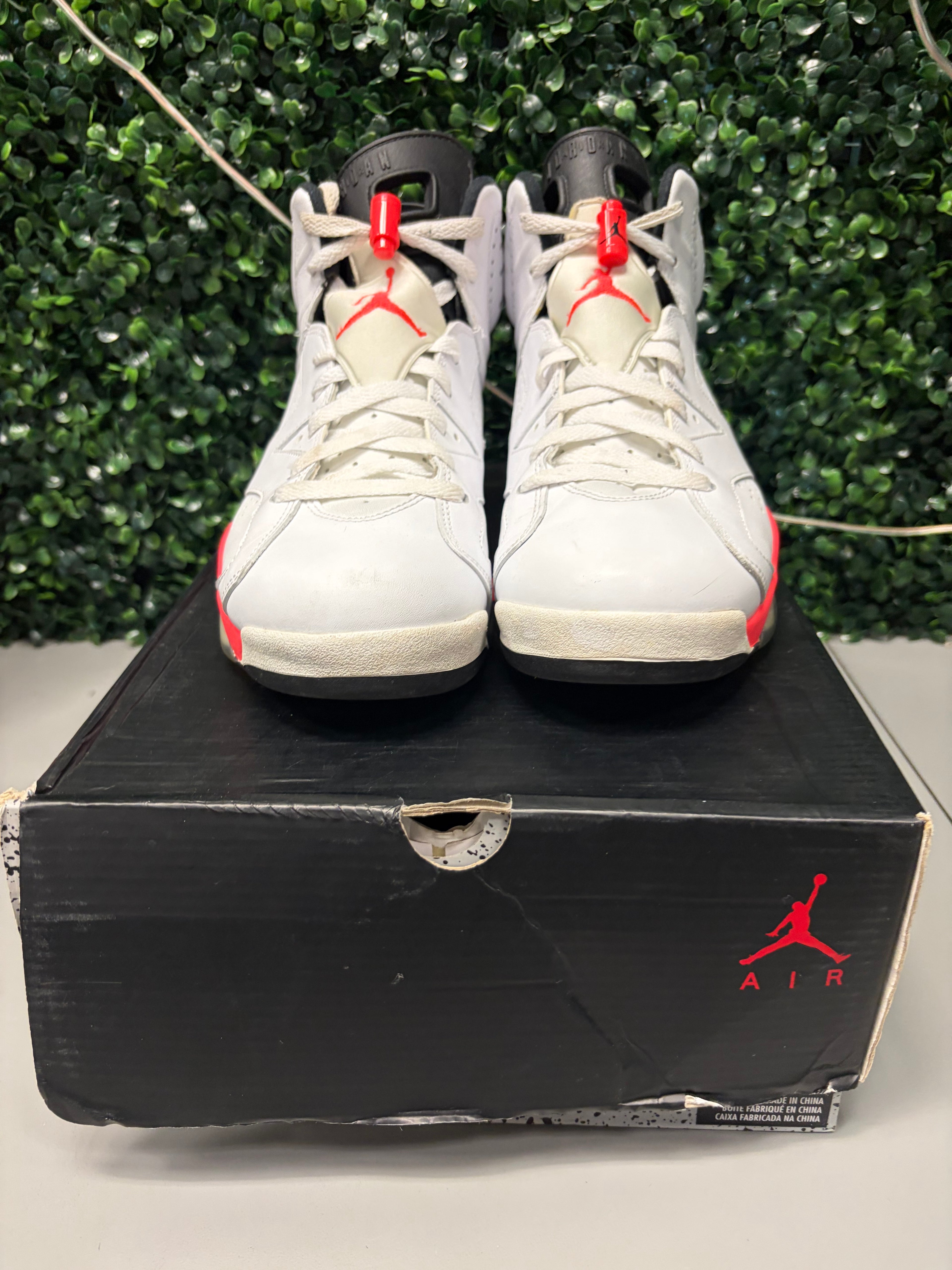 Jordan 6 Retro "Infrared White" Size 10 Preowned