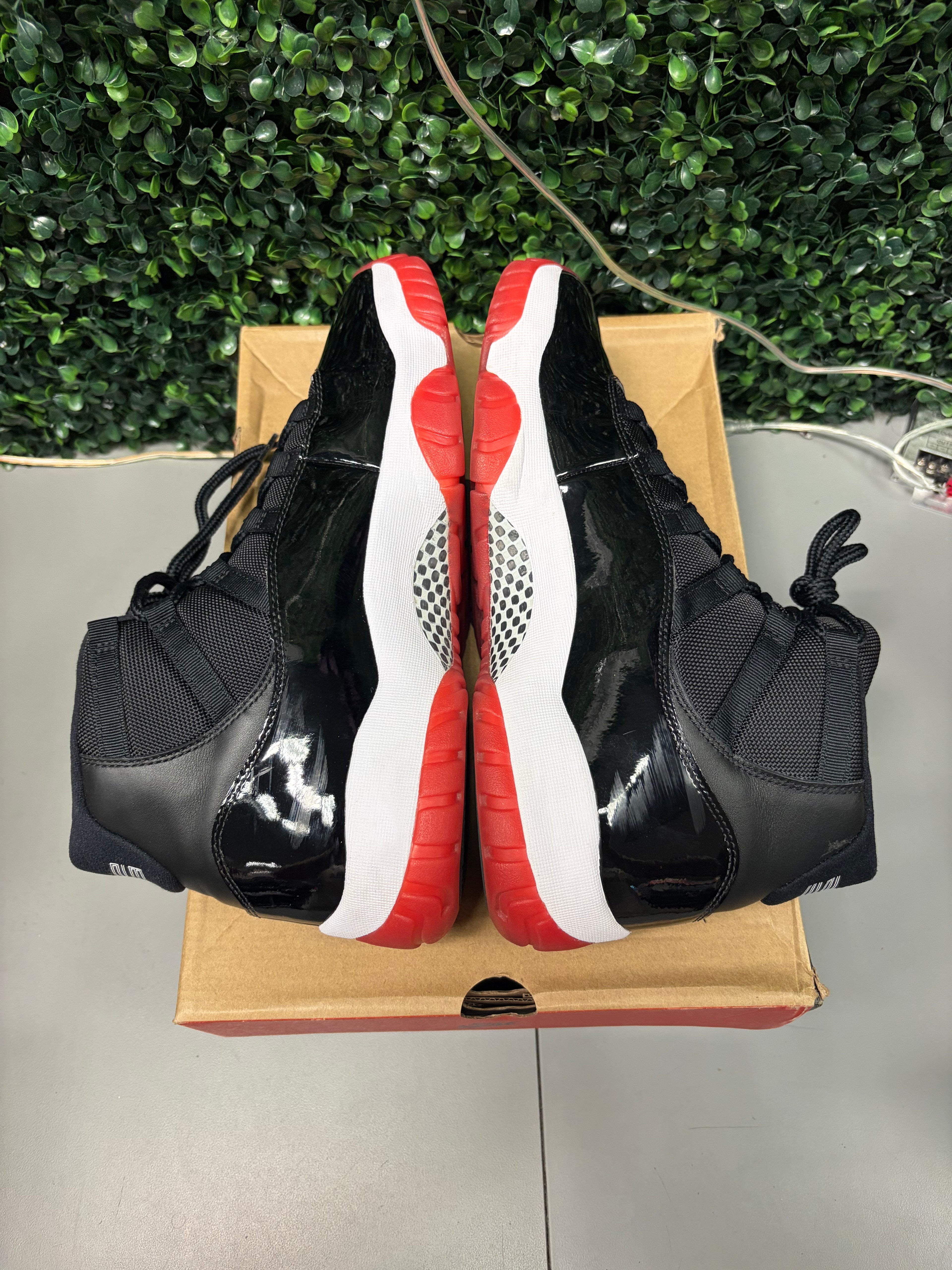 Jordan 11 Retro "Playoffs Bred" (2019) Size 12 Preowned