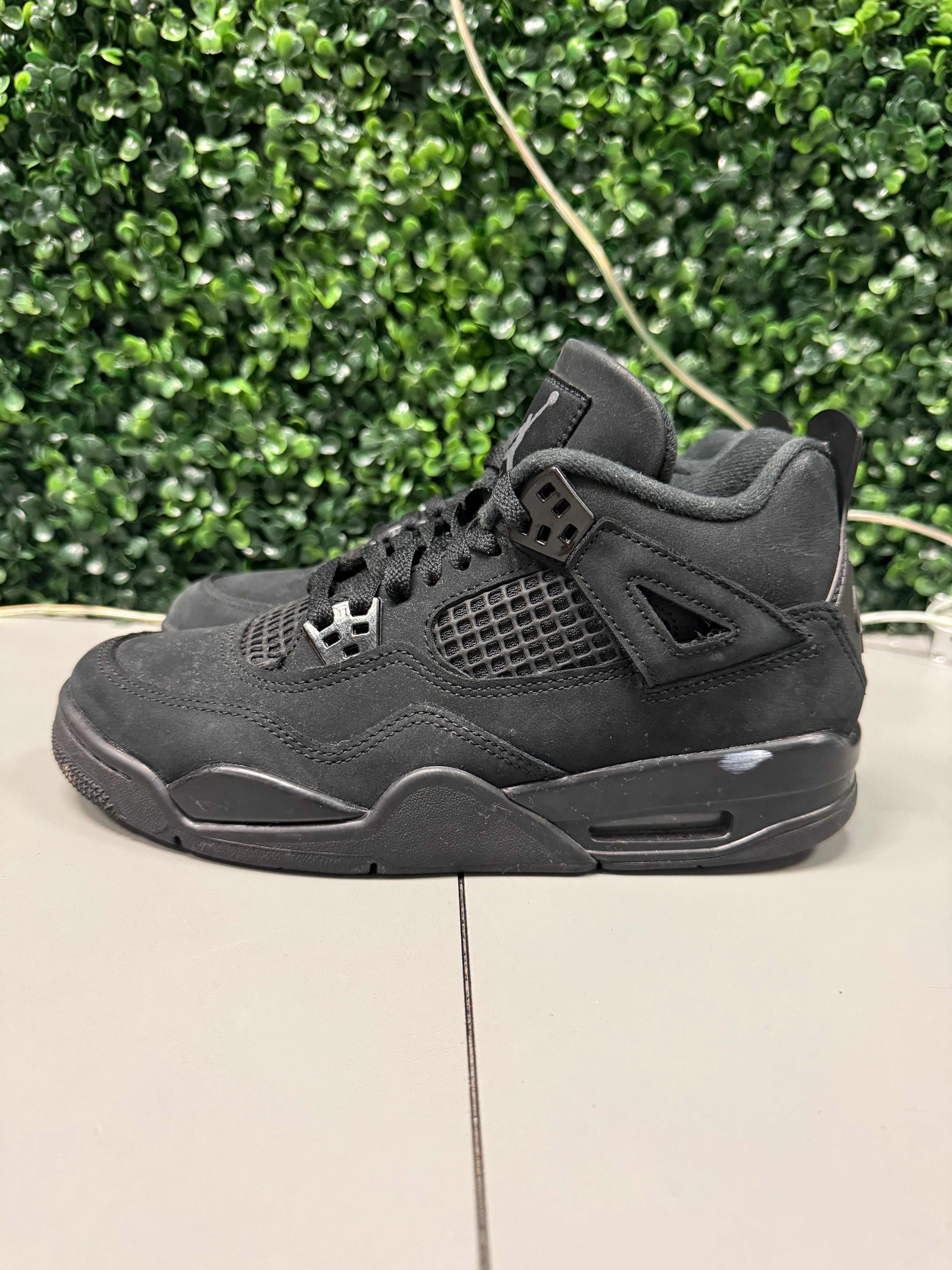 Jordan 4 "Black Cat 2025" Size 7Y Preowned