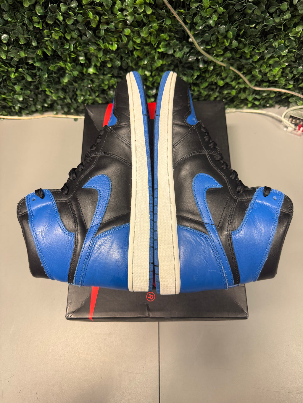 Jordan 1 Retro "Royal" Size 11 Preowned