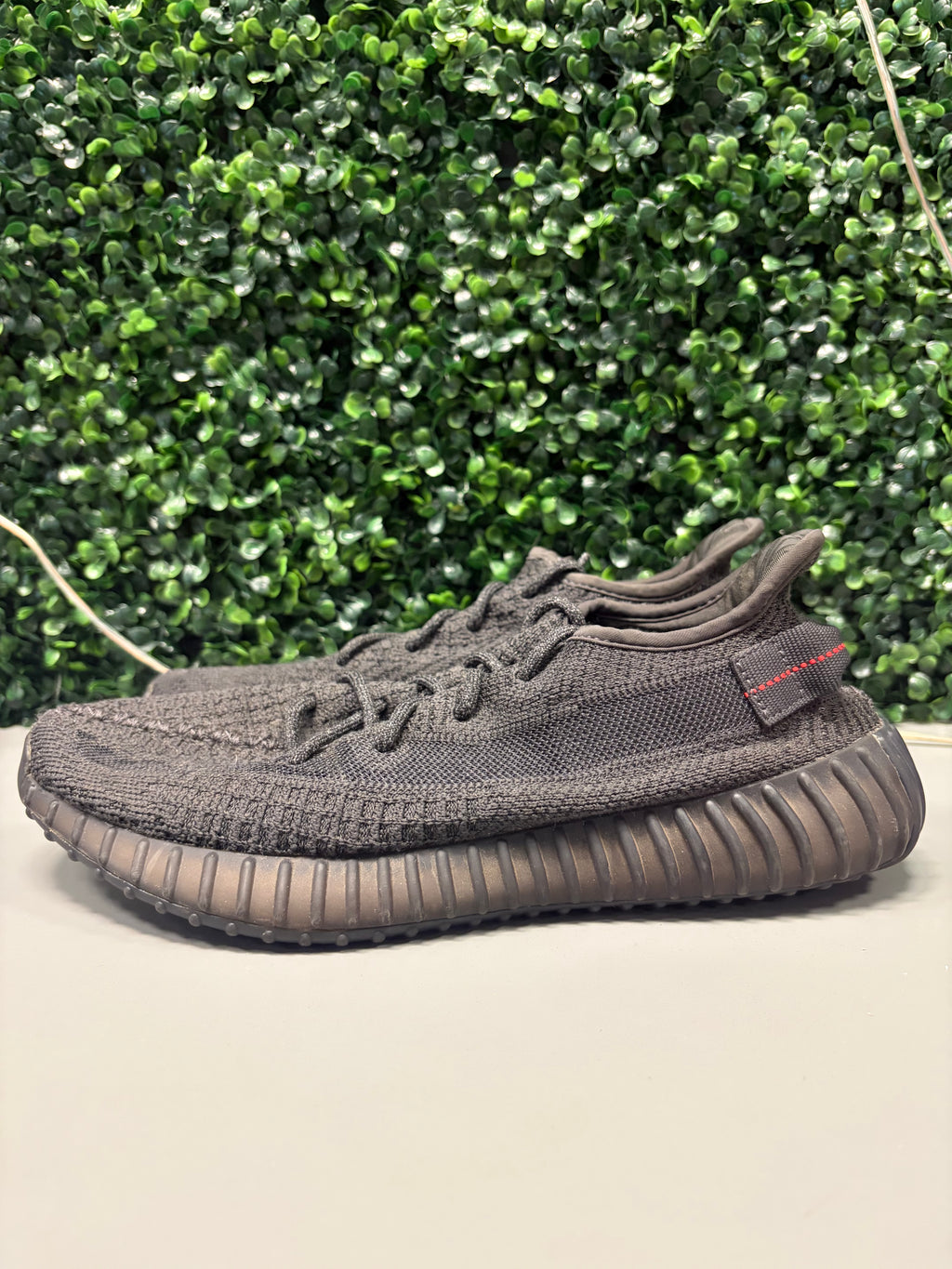 Yeezy Boost 350 V2 "Static Black (Reflective)" Size 11 Preowned (NO BOX)