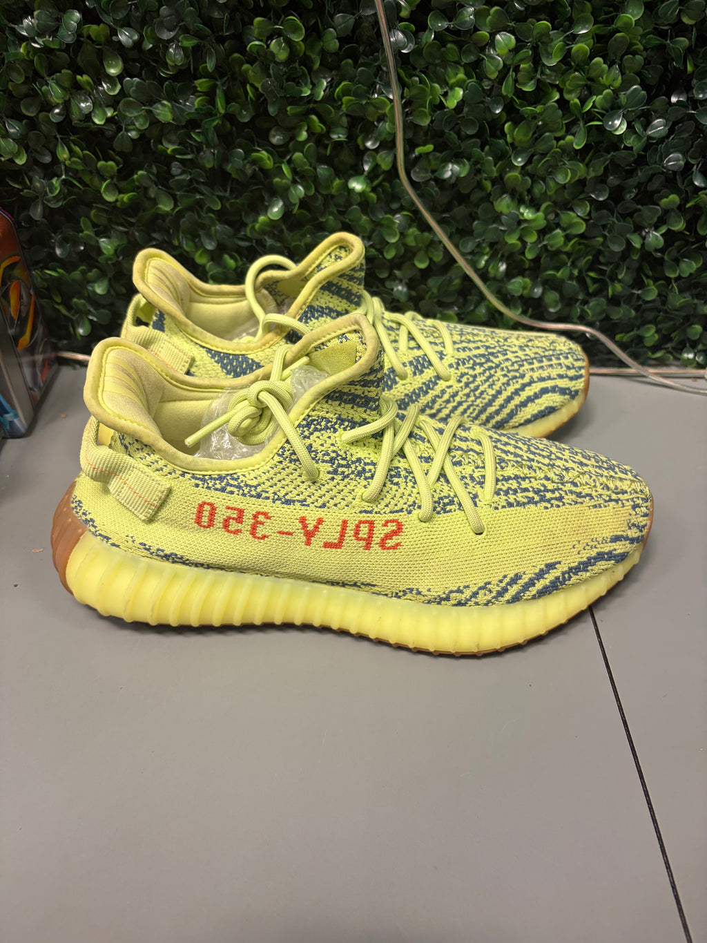 adidas Yeezy Boost 350 V2 Semi Frozen Yellow Size 8.5 Preowned
