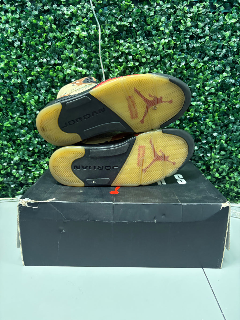 Jordan 5 Retro "Supreme Desert Camo" Size 11 Preowned