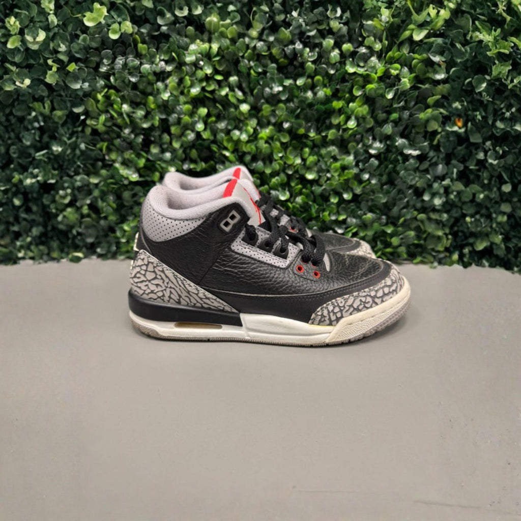 Jordan 3 "Black Cement" Size 4 Preowned