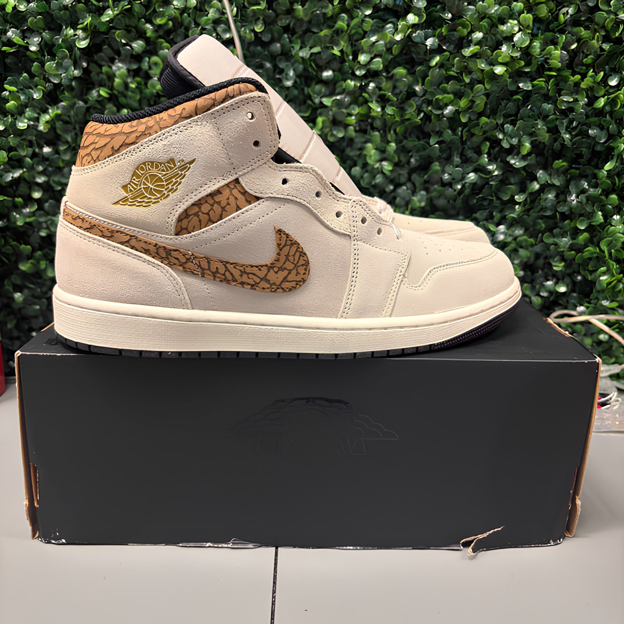 Jordan 1 Mid SE "Brown Elephant" Size 12 Preowned