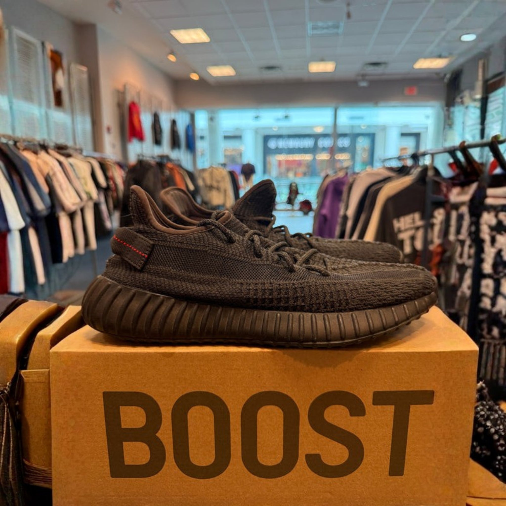 adidas Yeezy Boost 350 V2 'Black' (Non-Reflective) Size 10 Preowned