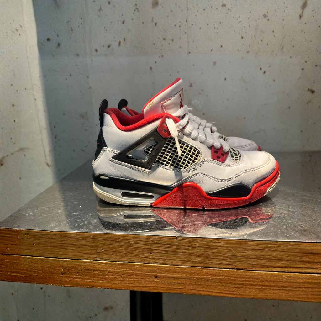 Jordan 4 "Fire Red" Size 5.5y Preowned
