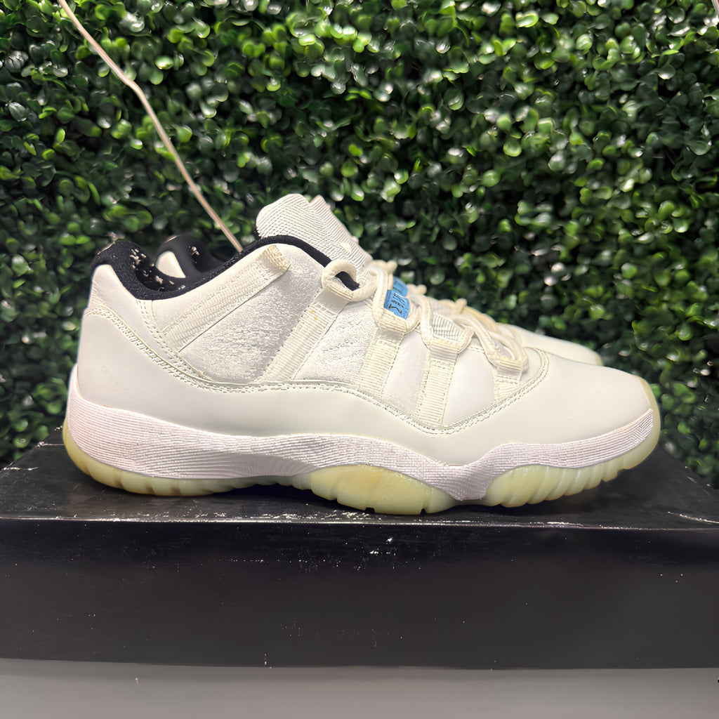 Jordan 11 Low "Legend Blue" Size 9 Preowned