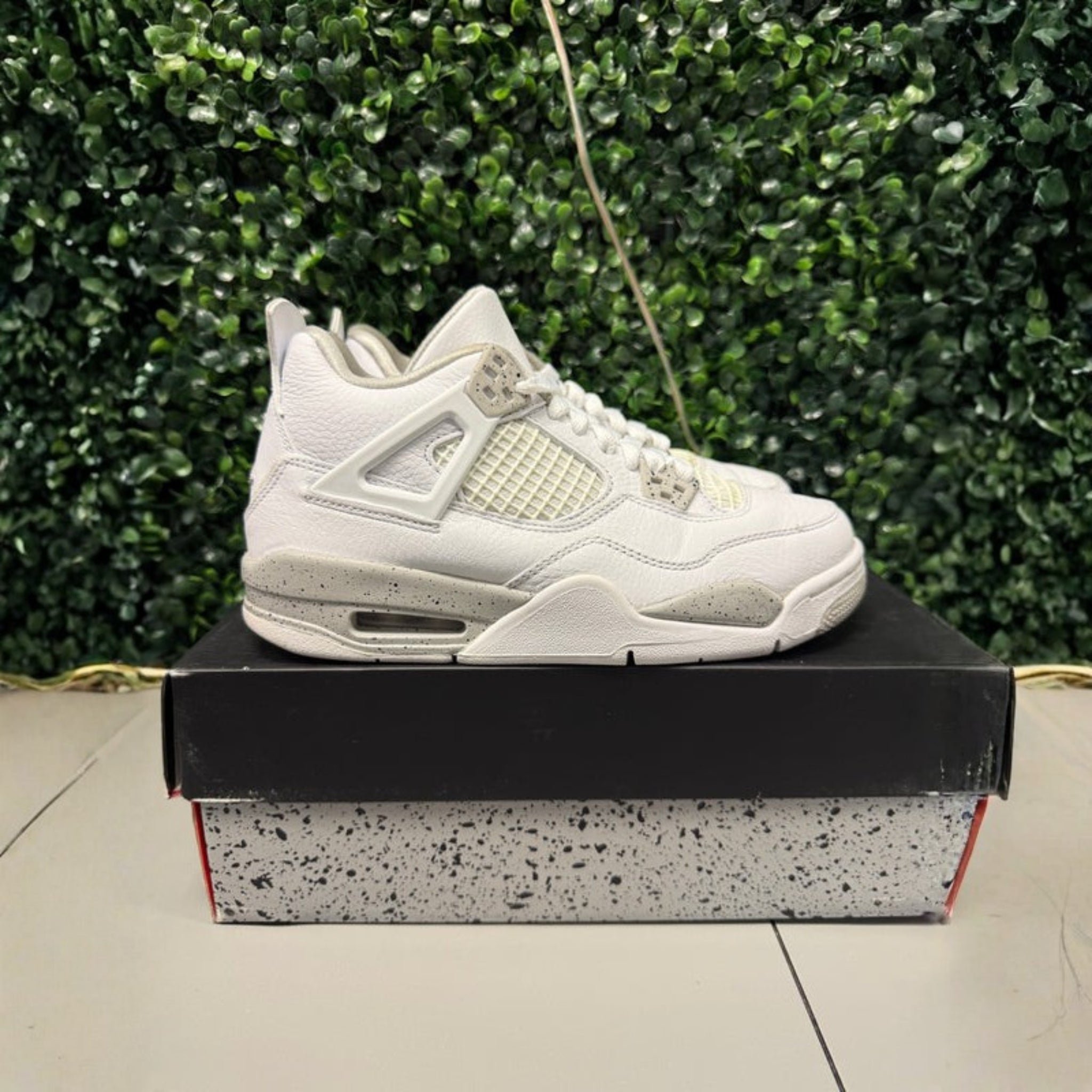 Jordan 4 "Oreo" Size 5Y Preowned