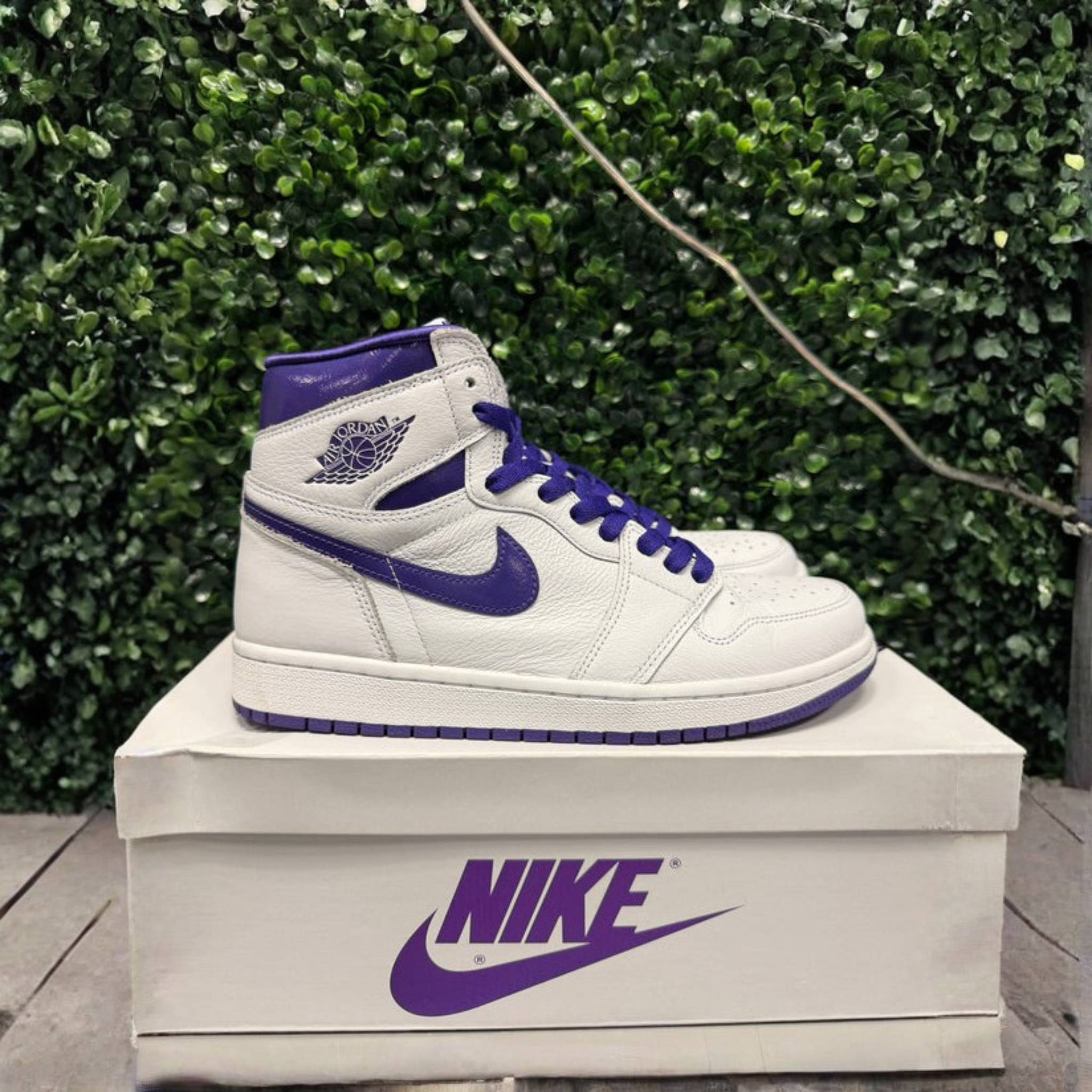 Jordan 1 High “Court Purple" Size 8.5 Preowned