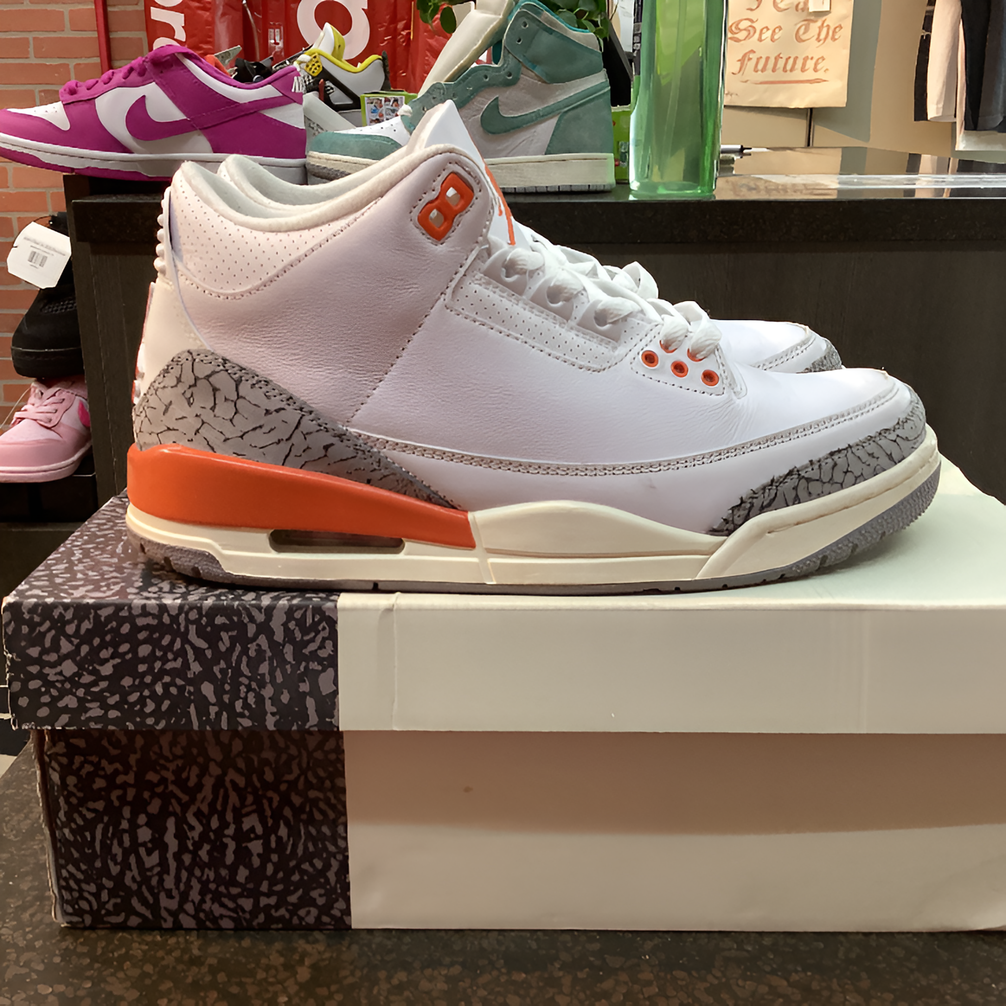 Jordan 3 “Georgia Peach” Preowned Size 9.5W/8M
