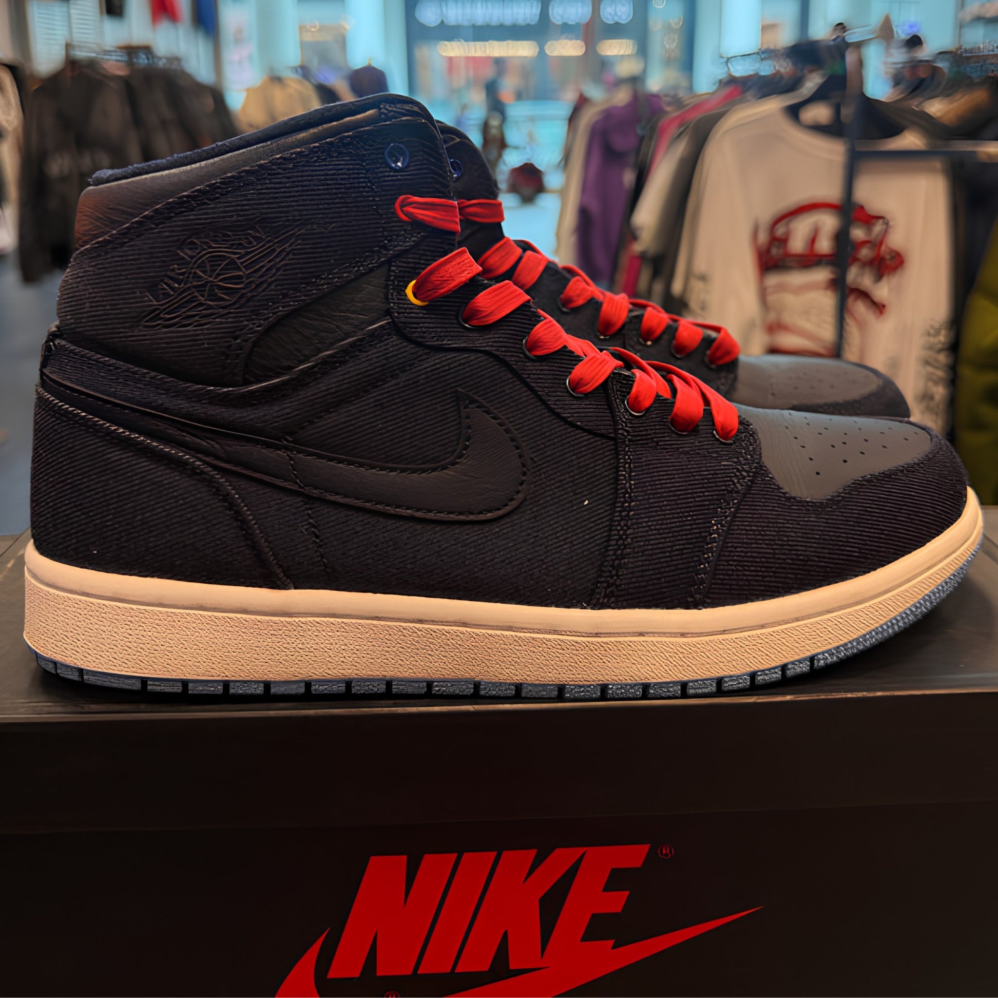 Jordan 1 Retro "Family Forever" Size 10 Preowned