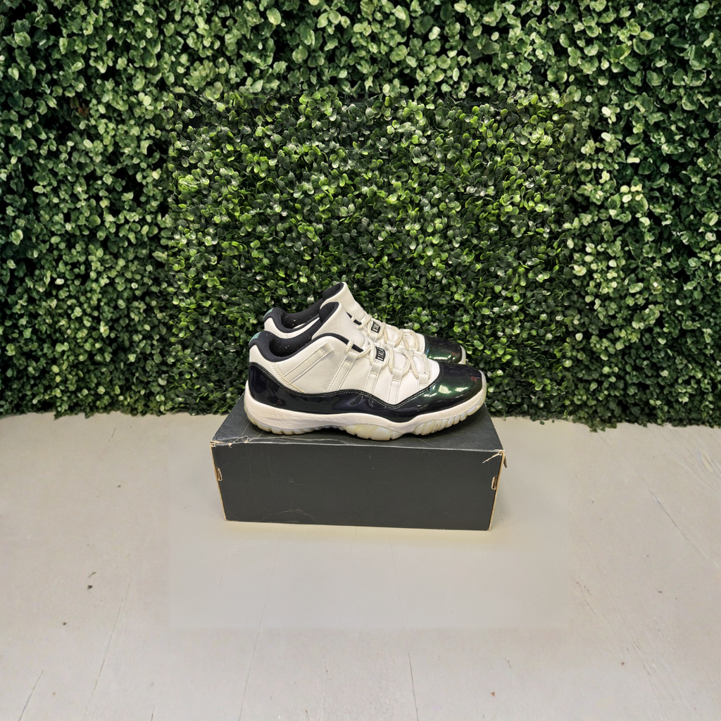 Jordan 11 Low "Iridescent" Size 11 Preowned