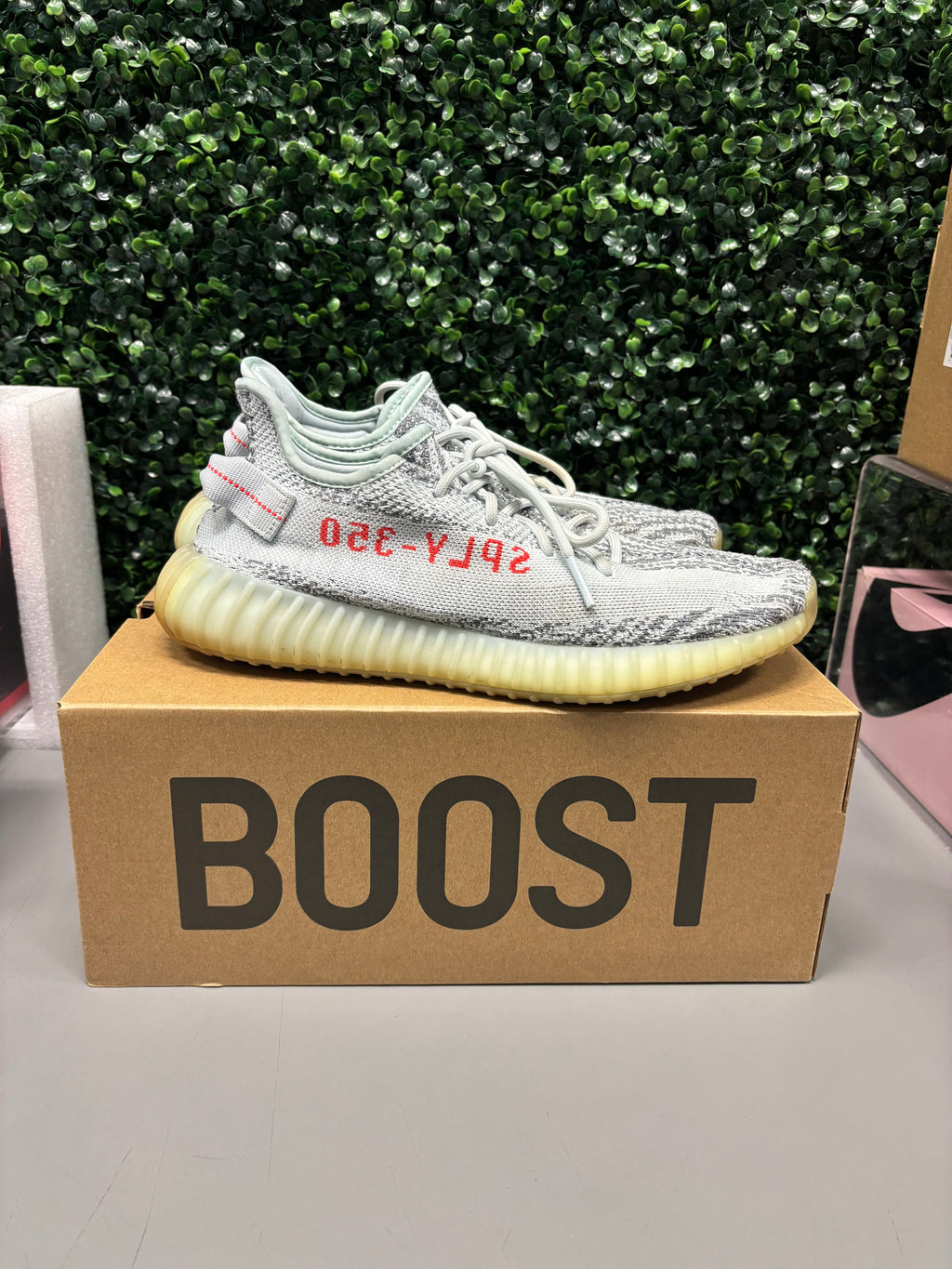 Yeezy 350 V2 "Blue Tint" Size 10.5 Preowned