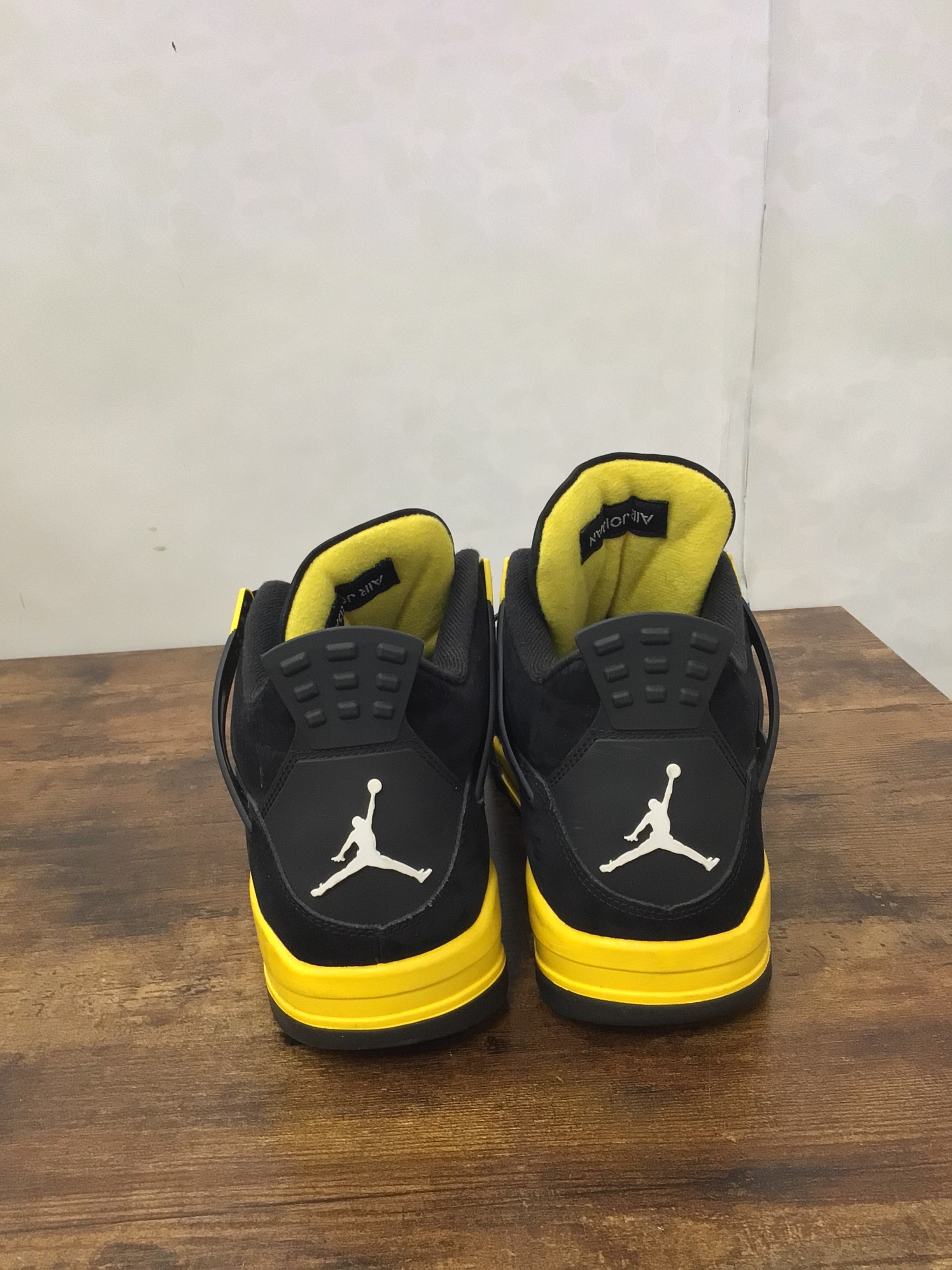 Jordan 4 Retro Thunder Size 12M Preowned(no box)