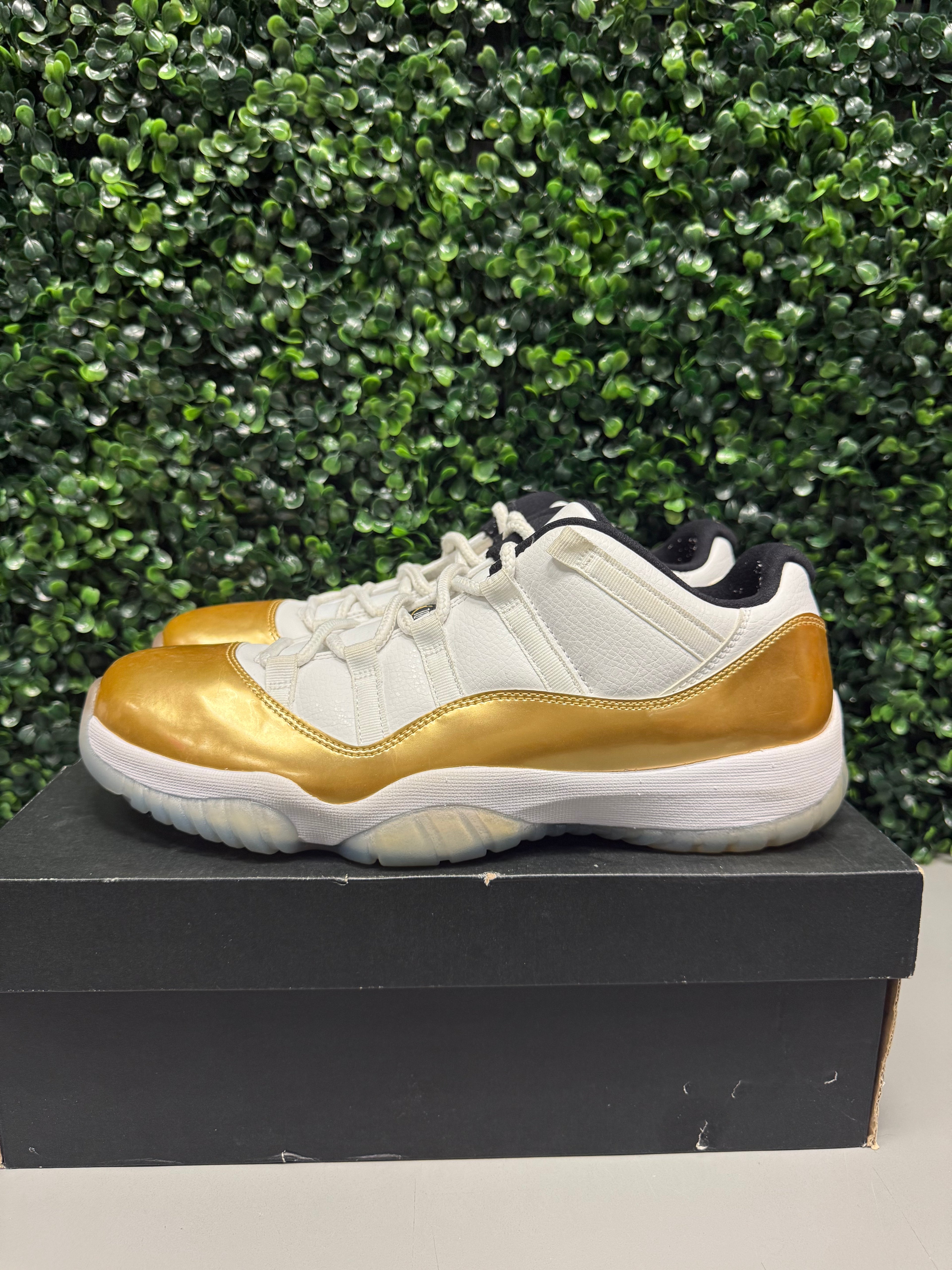 Jordan 11 Low "Closing Ceremony" Size 11 Preowned