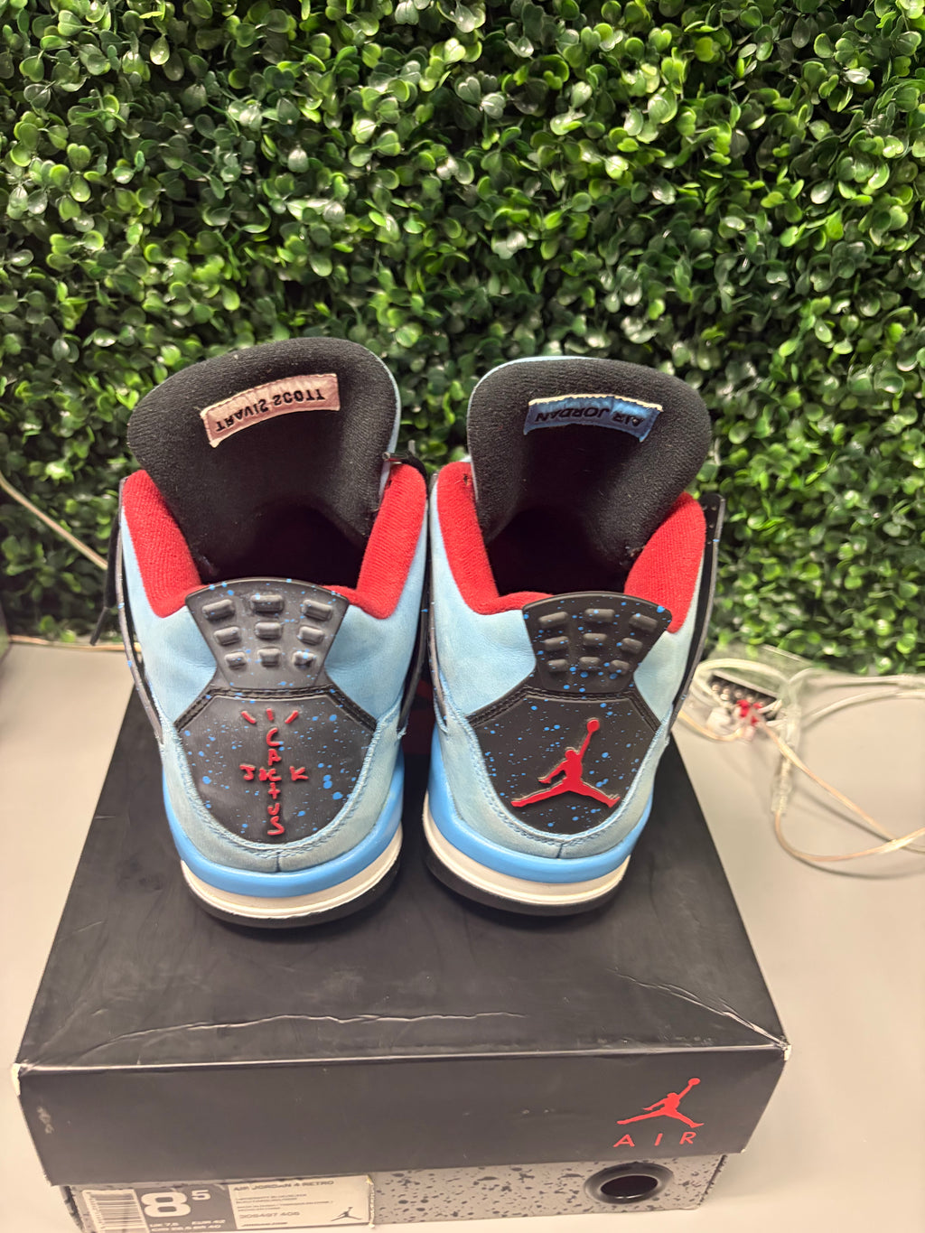 Jordan 4 Retro "Travis Scott Cactus Jack" Size 8.5 Preowned