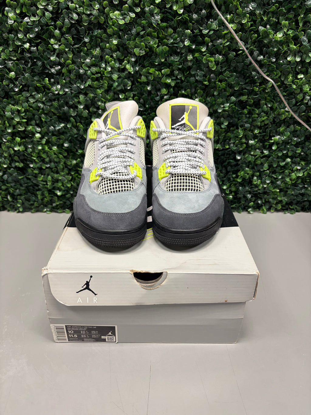 Jordan 4 "SE 95 Neon" Size 10 Preowned