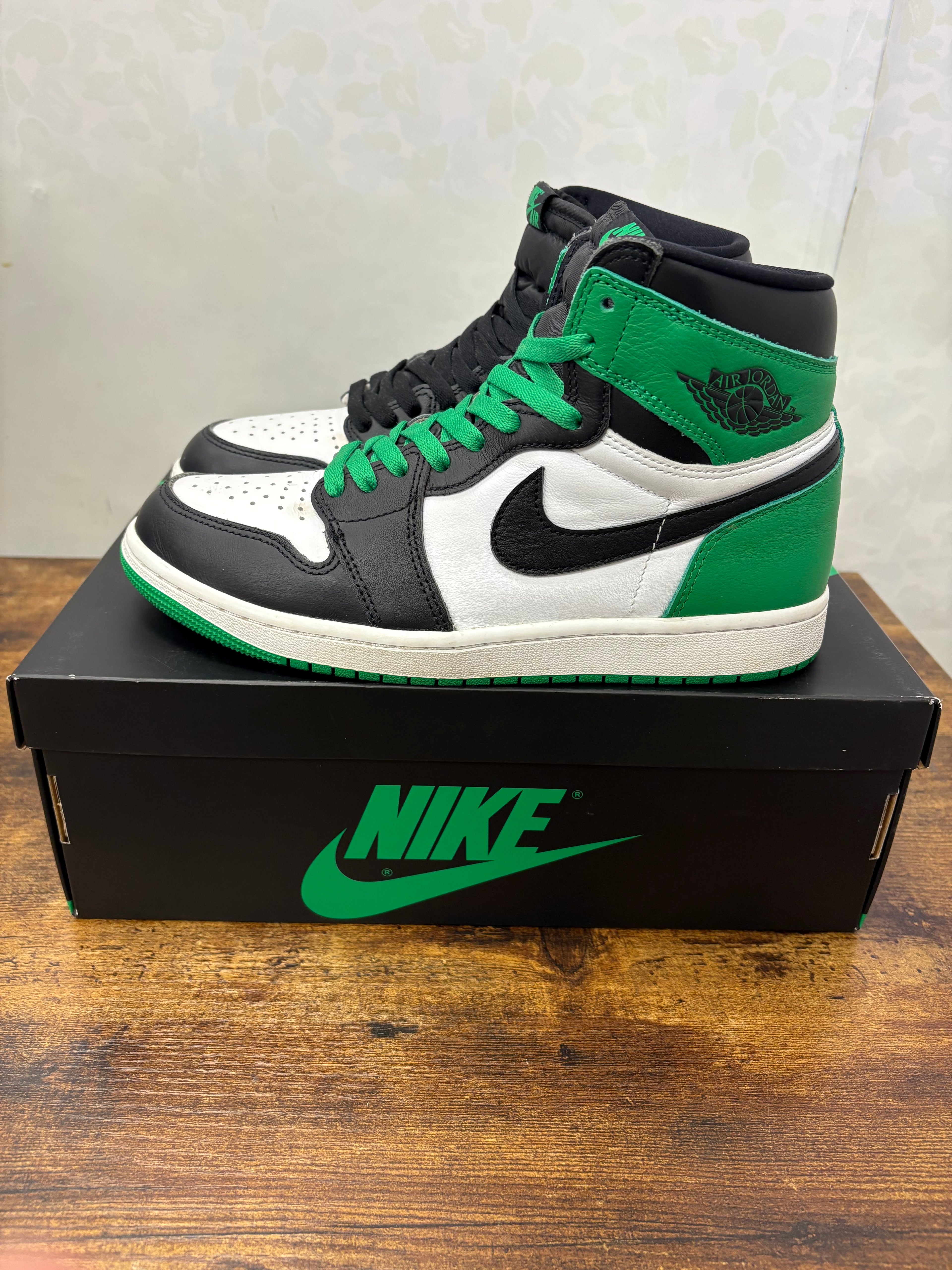 Jordan 1 “Lucky Green” Preowned Size 9