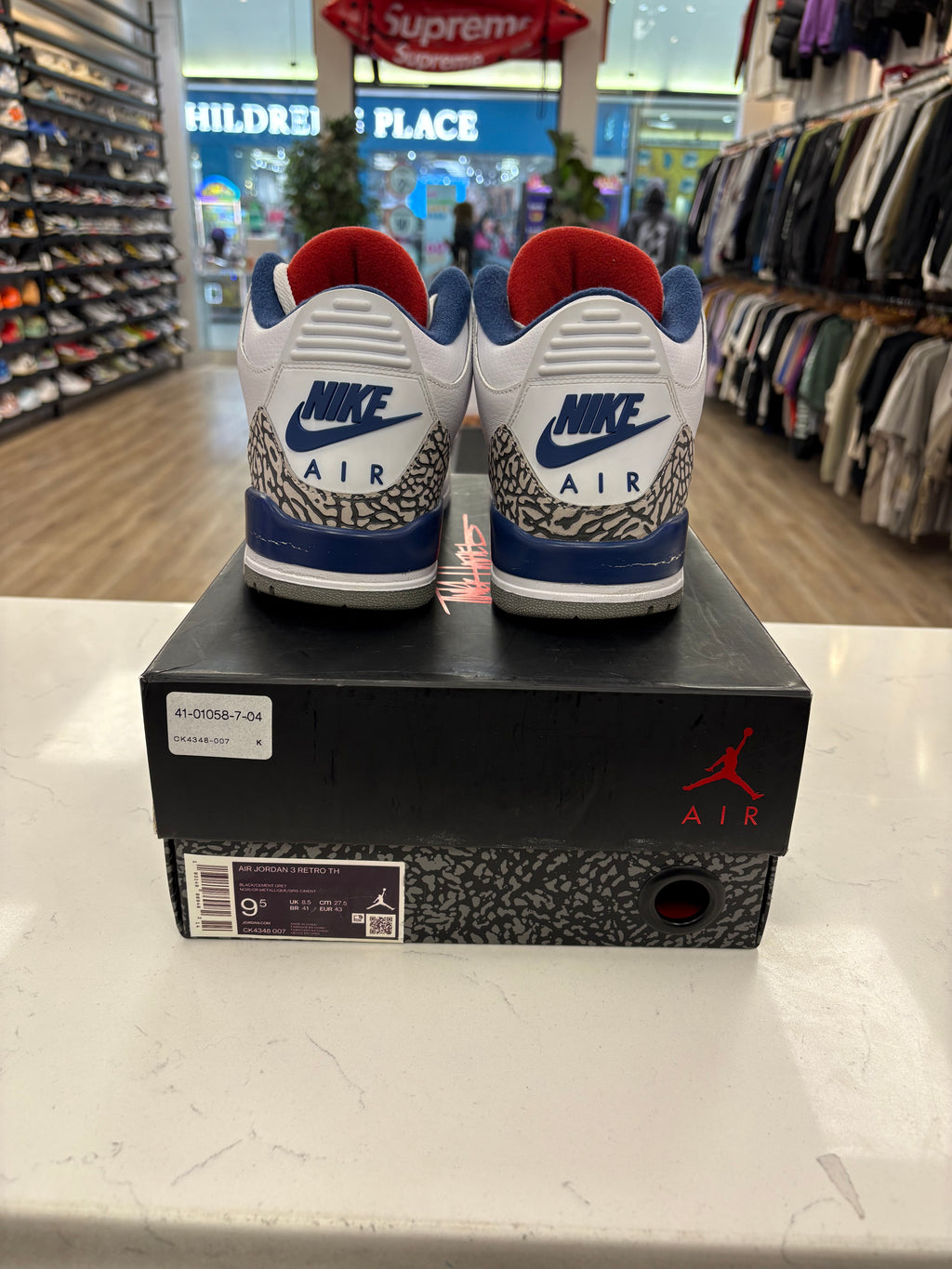 Jordan 3 “True Blue” Preowned Size 9.5