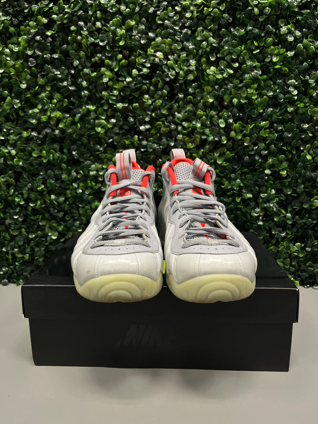Nike Air Foamposite Pro "Pure Platinum" Size 11.5 Preowned