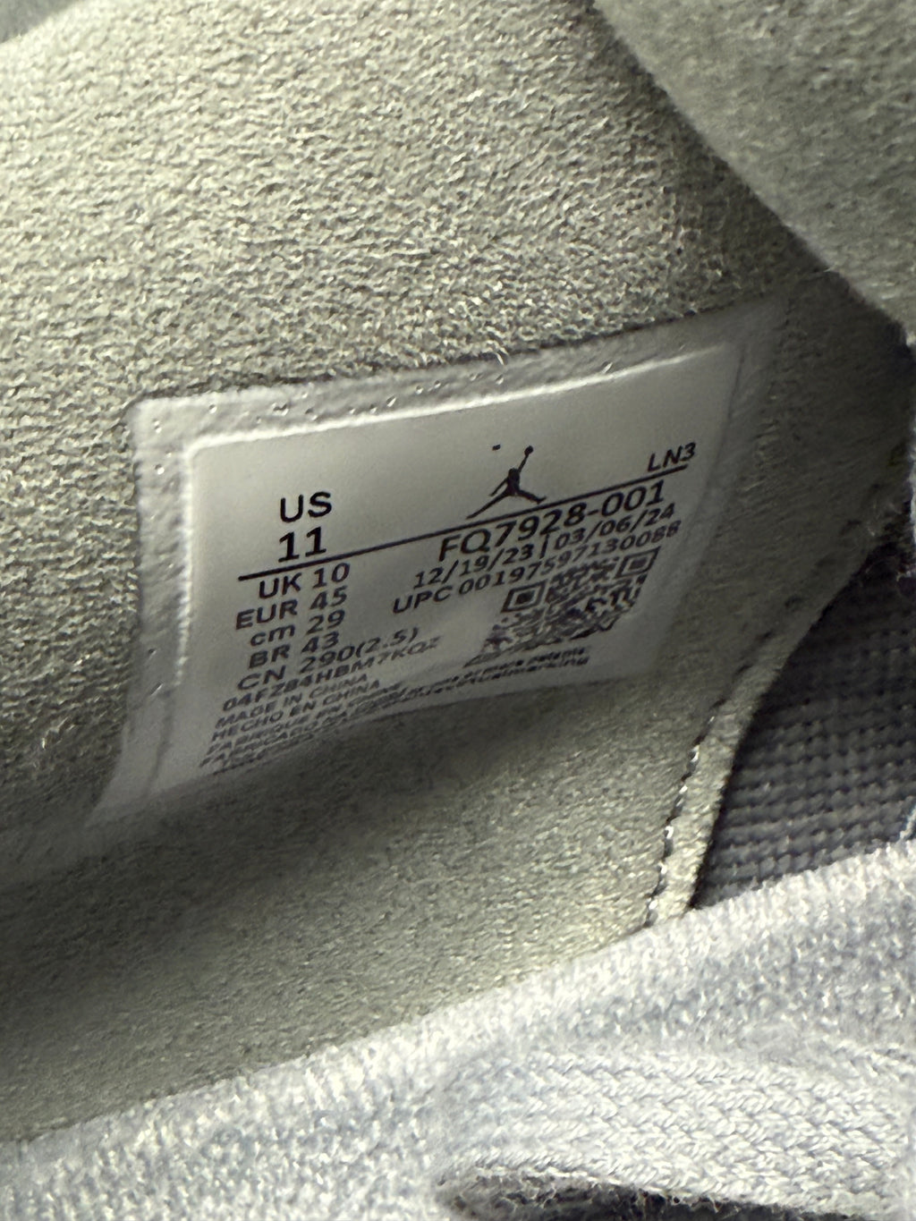 Jordan 4 "Wet Cement" Size 11 Preowned