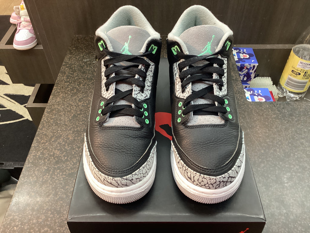 Jordan 3 “Green Glow” Preowned Size 7Y