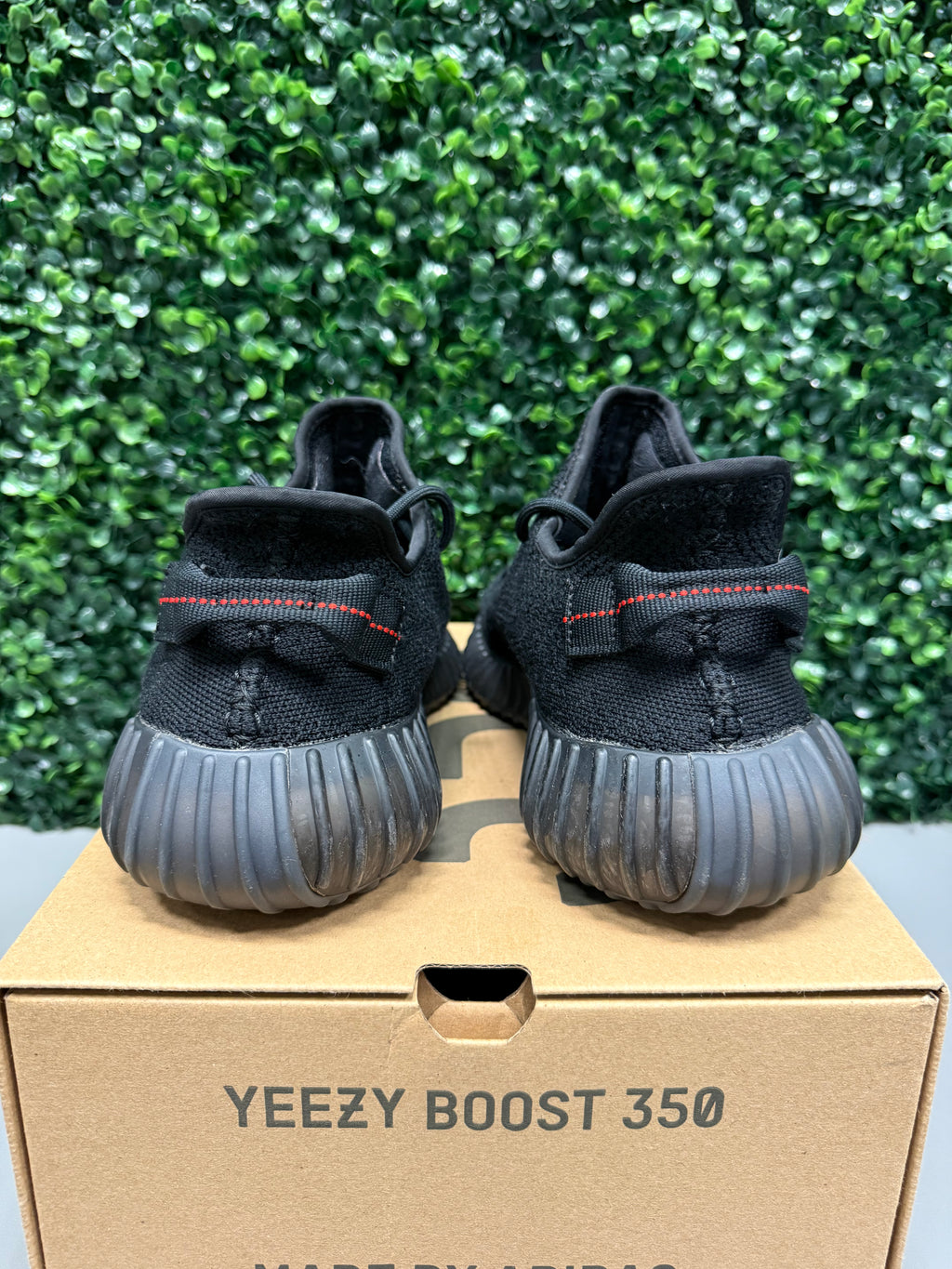 Yeezy 350 V2 "Bred" Size 10.5 Preowned