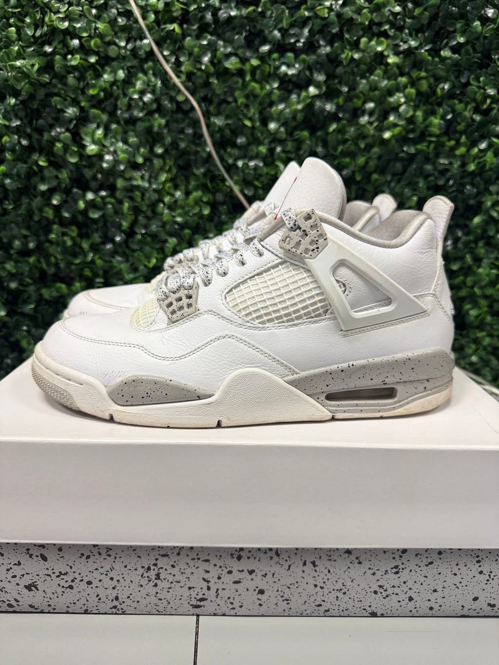 Jordan 4 "White Oreo" Size 8.5 Preowned