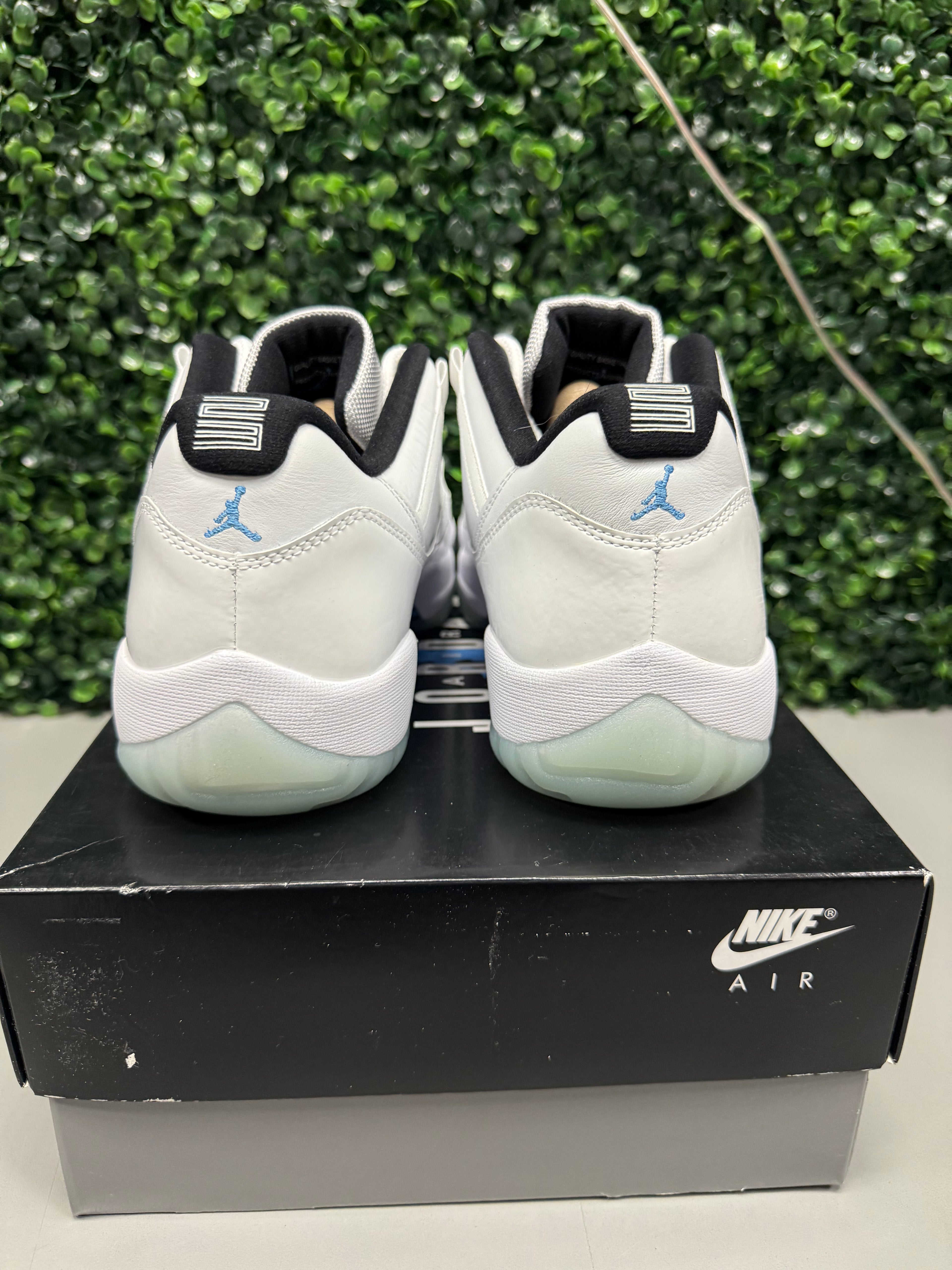 Jordan 11 Low "Legend Blue" Size 11.5 Preowned
