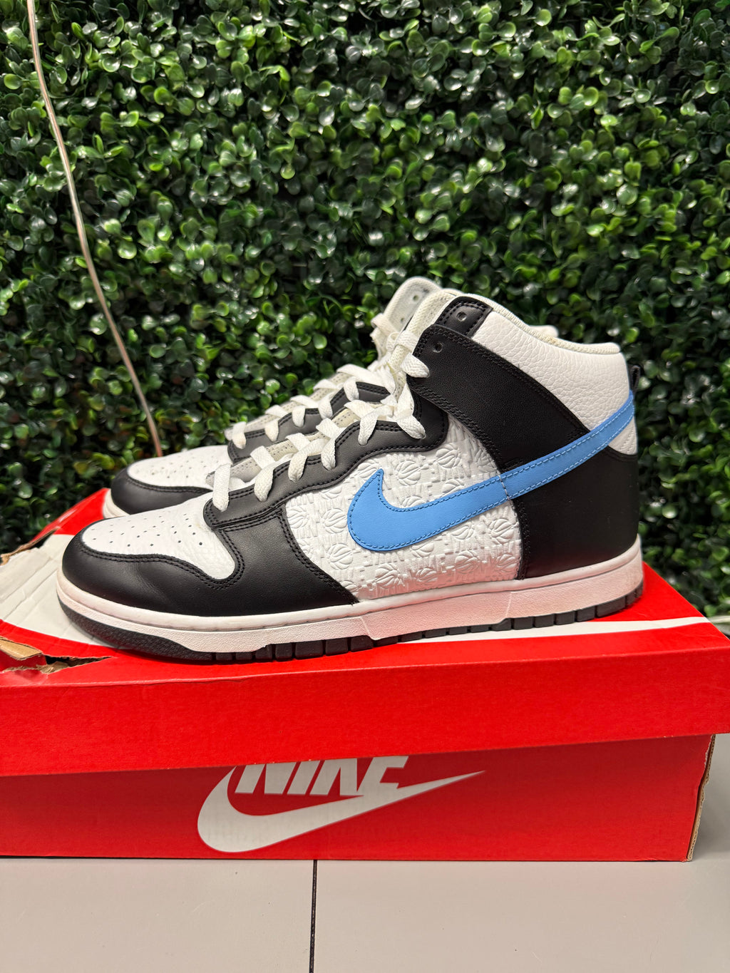Nike Dunk High "Black University White Blue" Size 11 Preowned