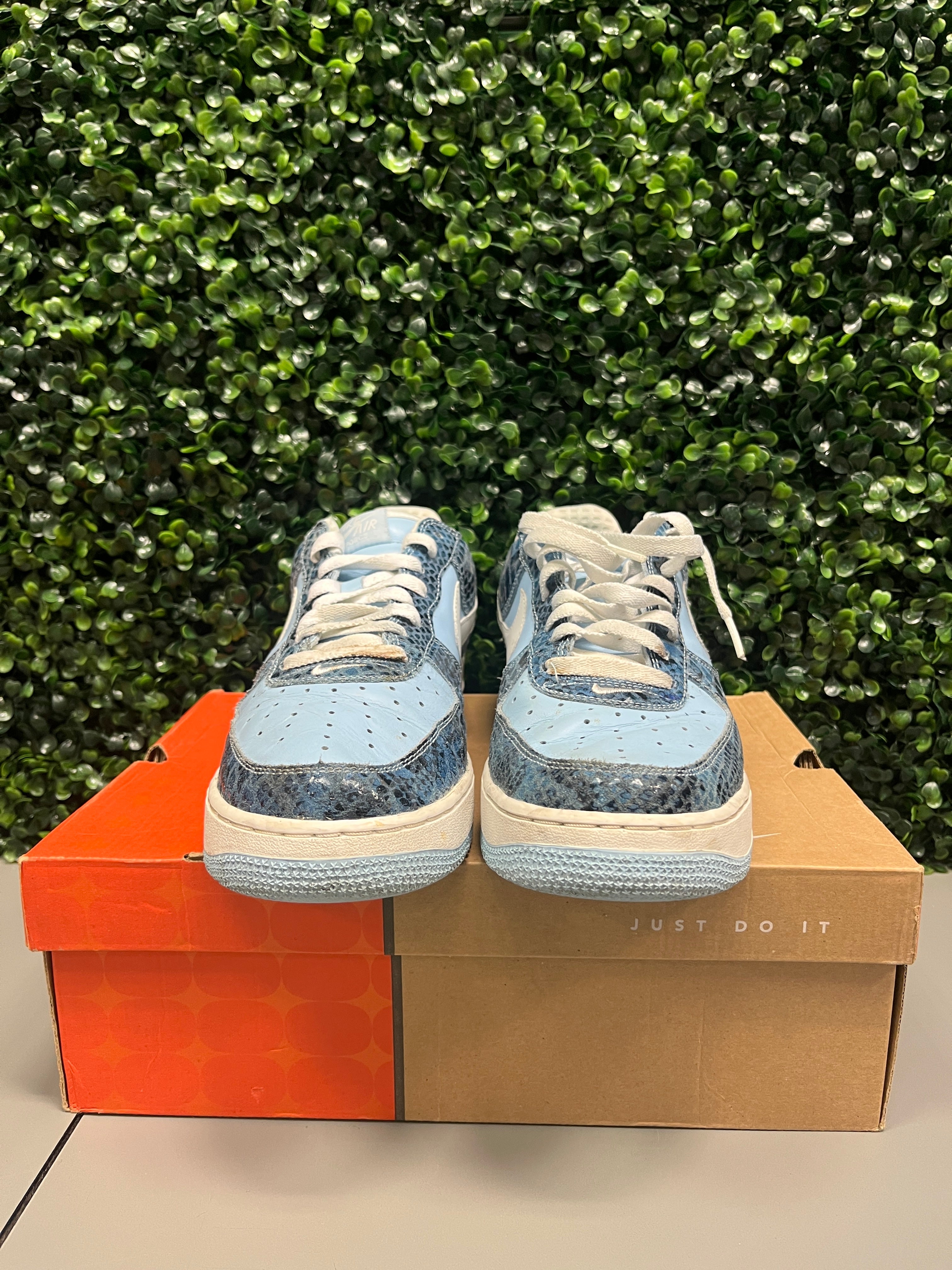 Nike Air Force 1 Low "Snakeskin Blue" Size 12W / 10.5M Preowned