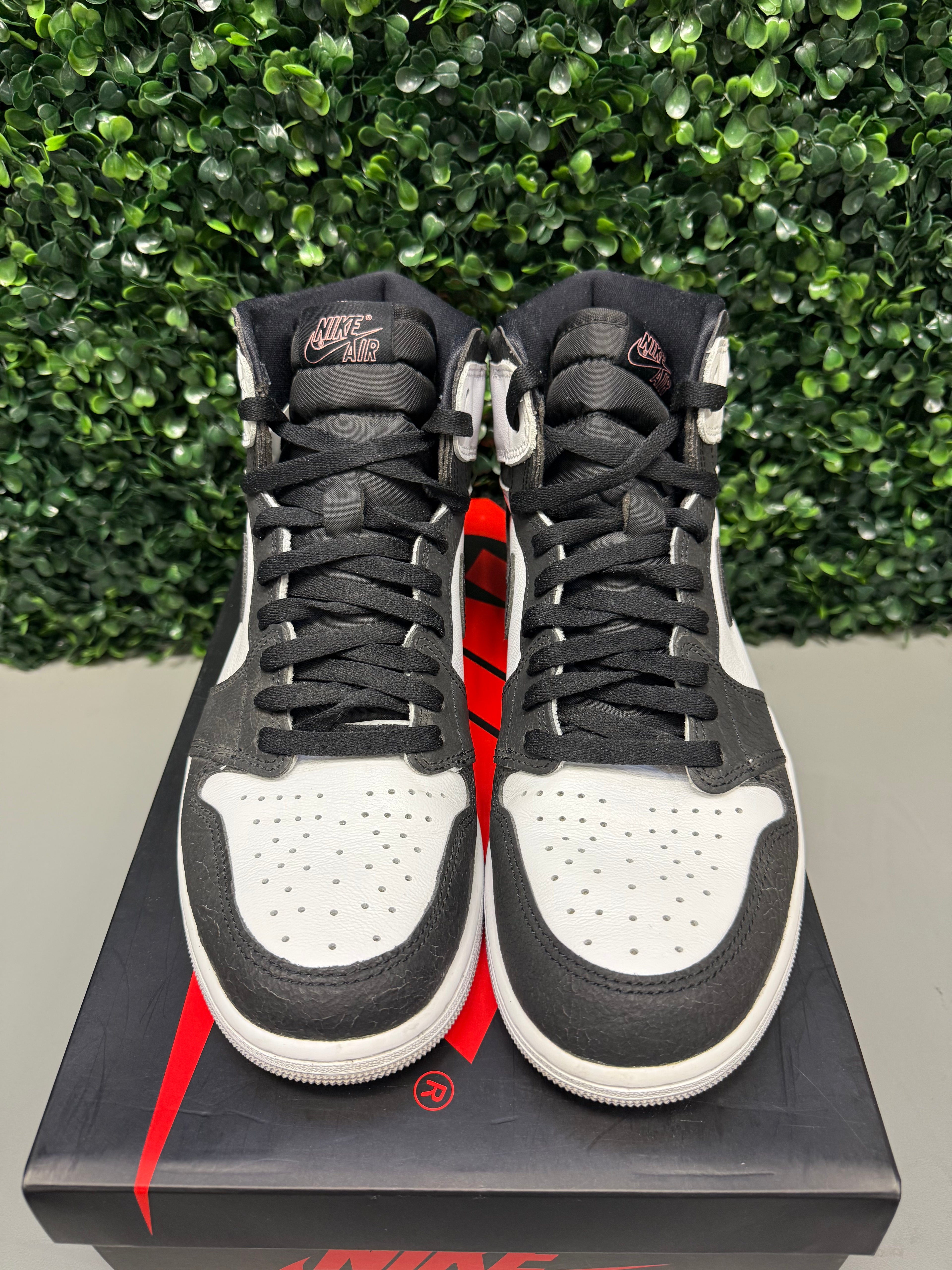Jordan 1 High "Bleached Coral" Size 10 Preowned