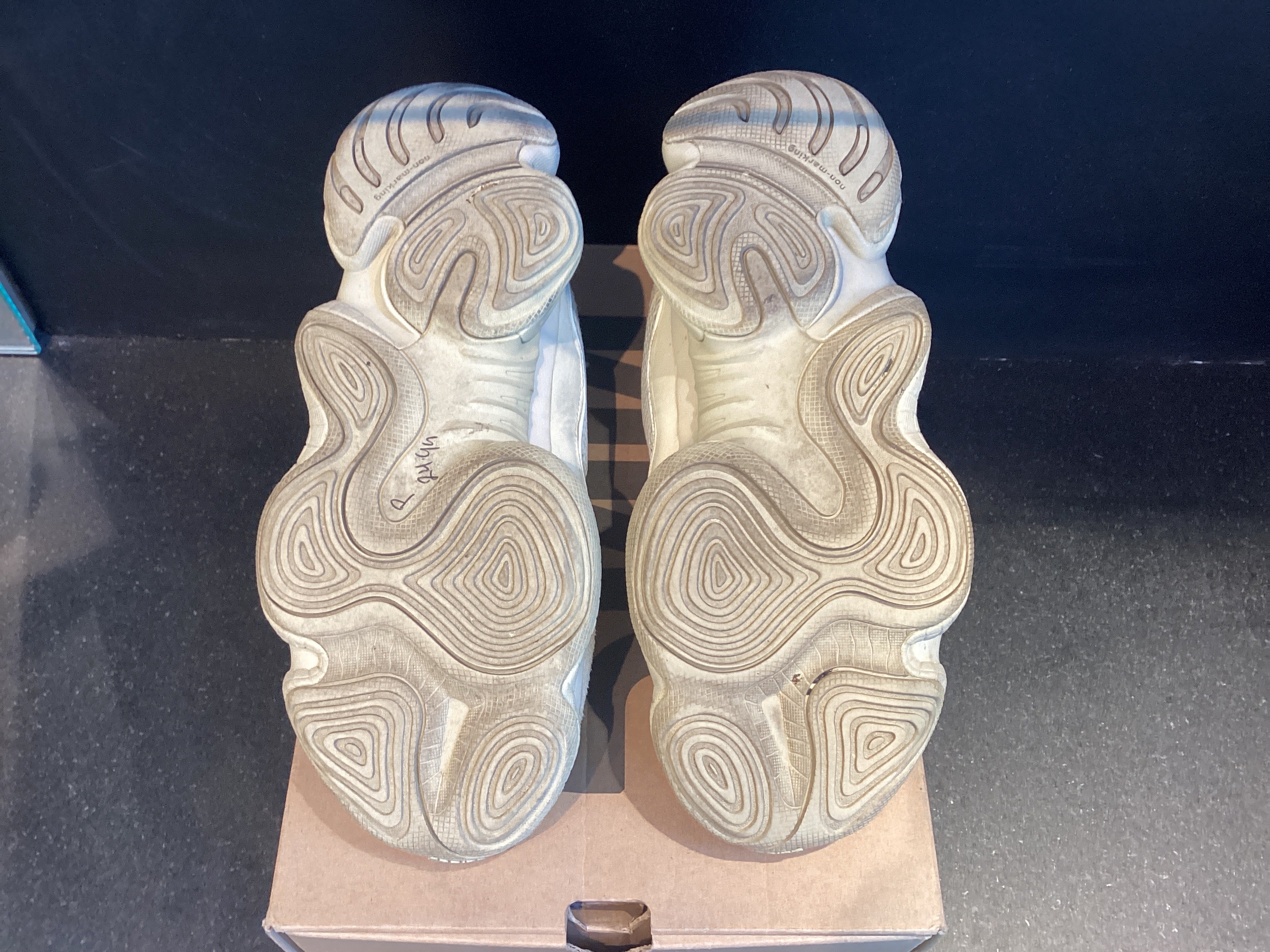 Yeezy 500 “Super Moon Yellow” Preowned Size 9 Rep Box