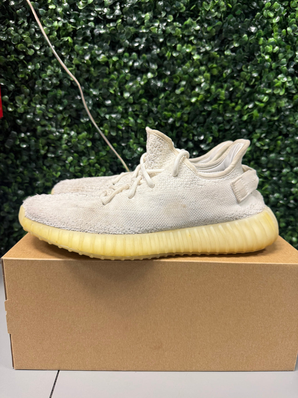 Yeezy 350 V2 "Cream" Size 8.5 Preowned