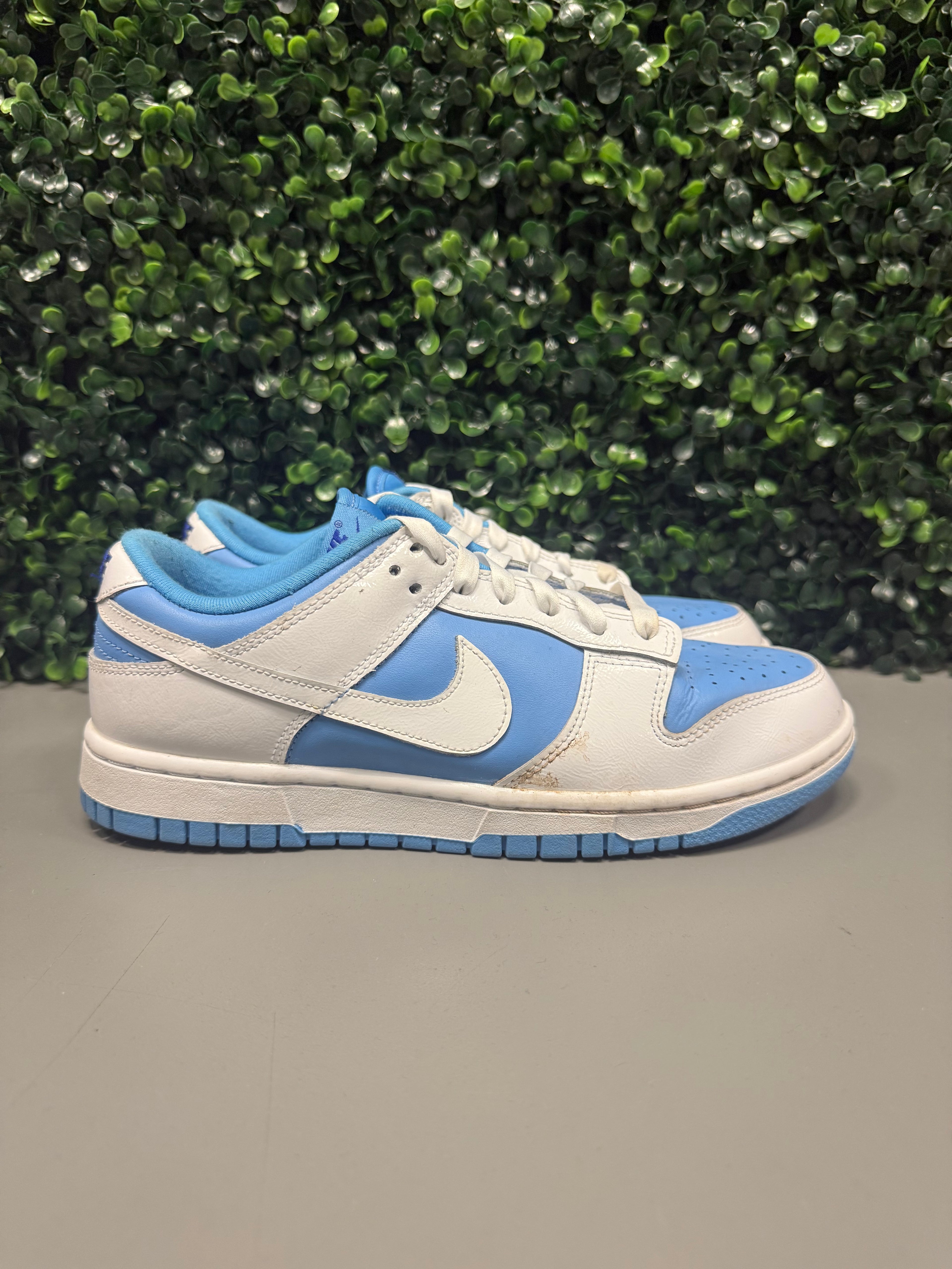 Nike Dunk Low “Reverse UNC” Size 8W / 6.5Y Preowned