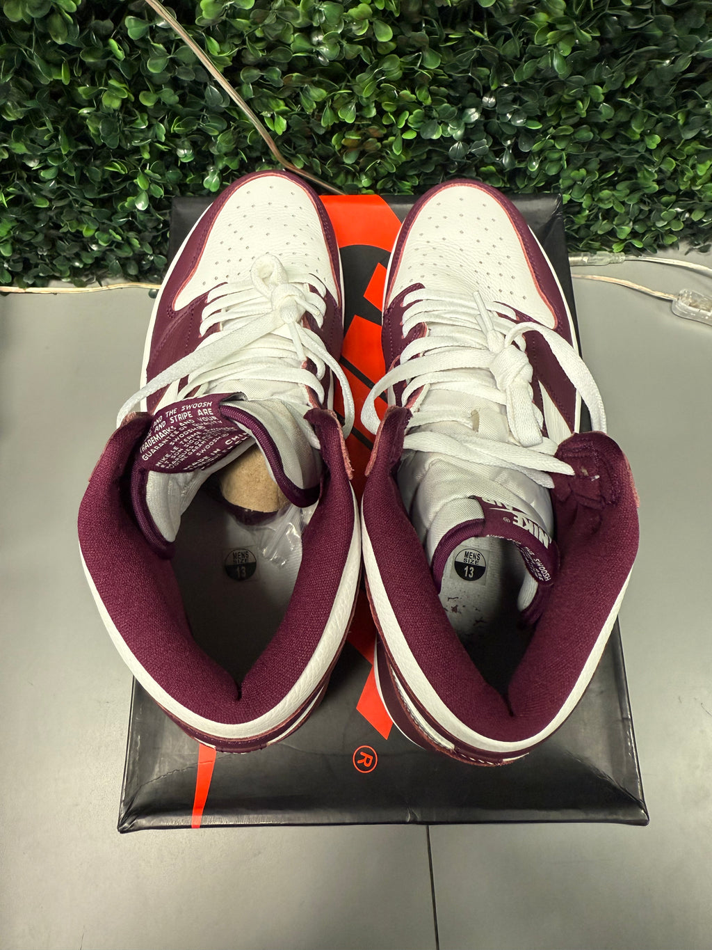 Jordan 1 Retro High OG "Bordeaux" Size 13 Preowned