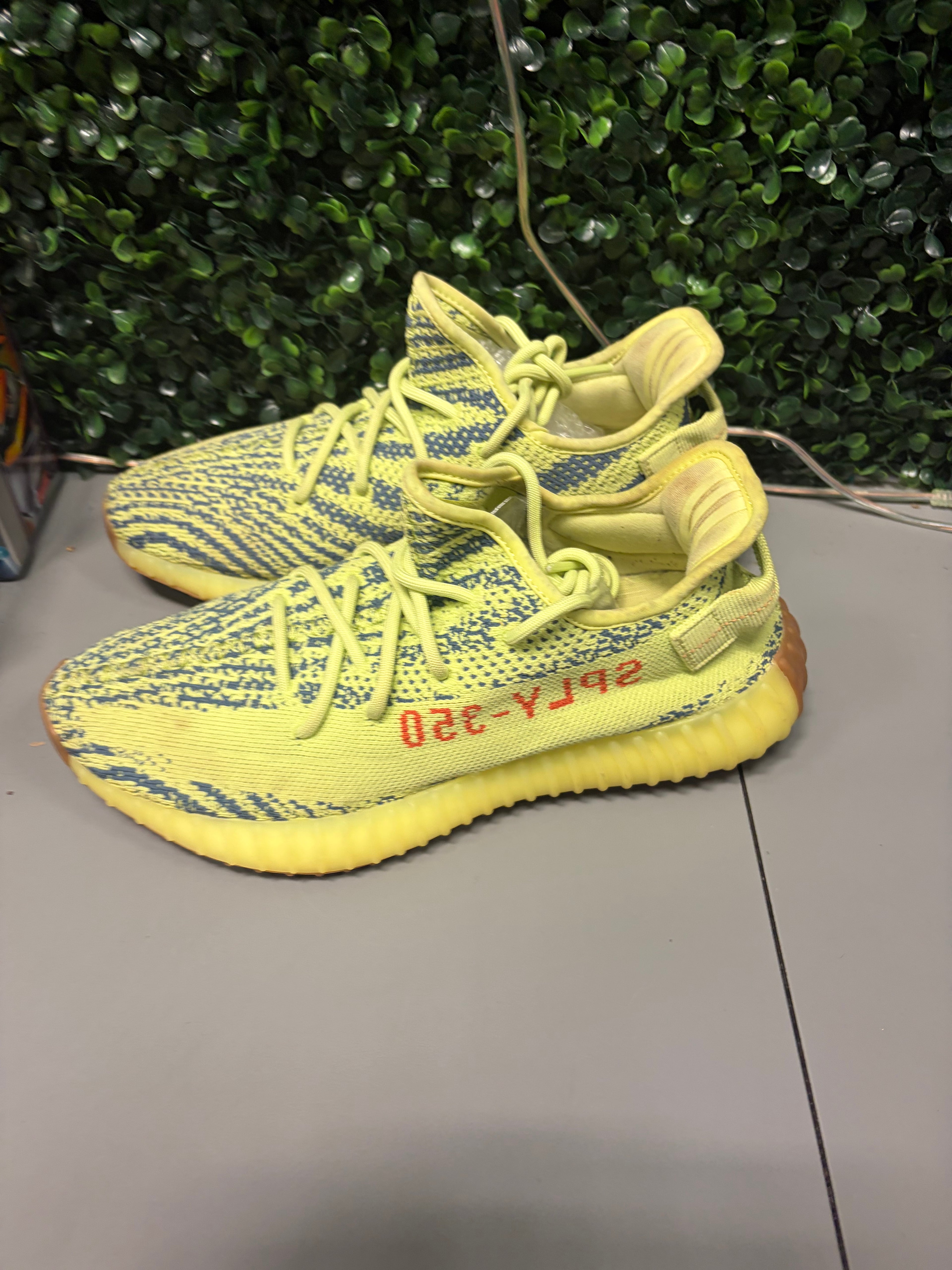 adidas Yeezy Boost 350 V2 Semi Frozen Yellow Size 8.5 Preowned
