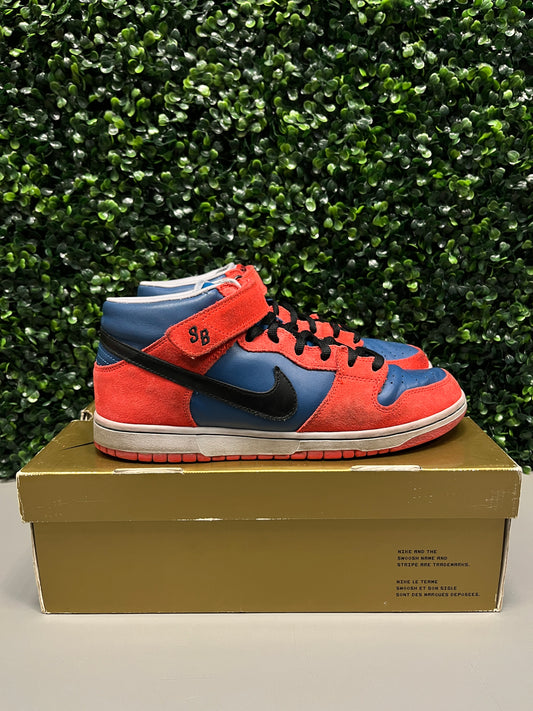 Nike SB Dunk Mid "Spiderman" Size 11 Preowned
