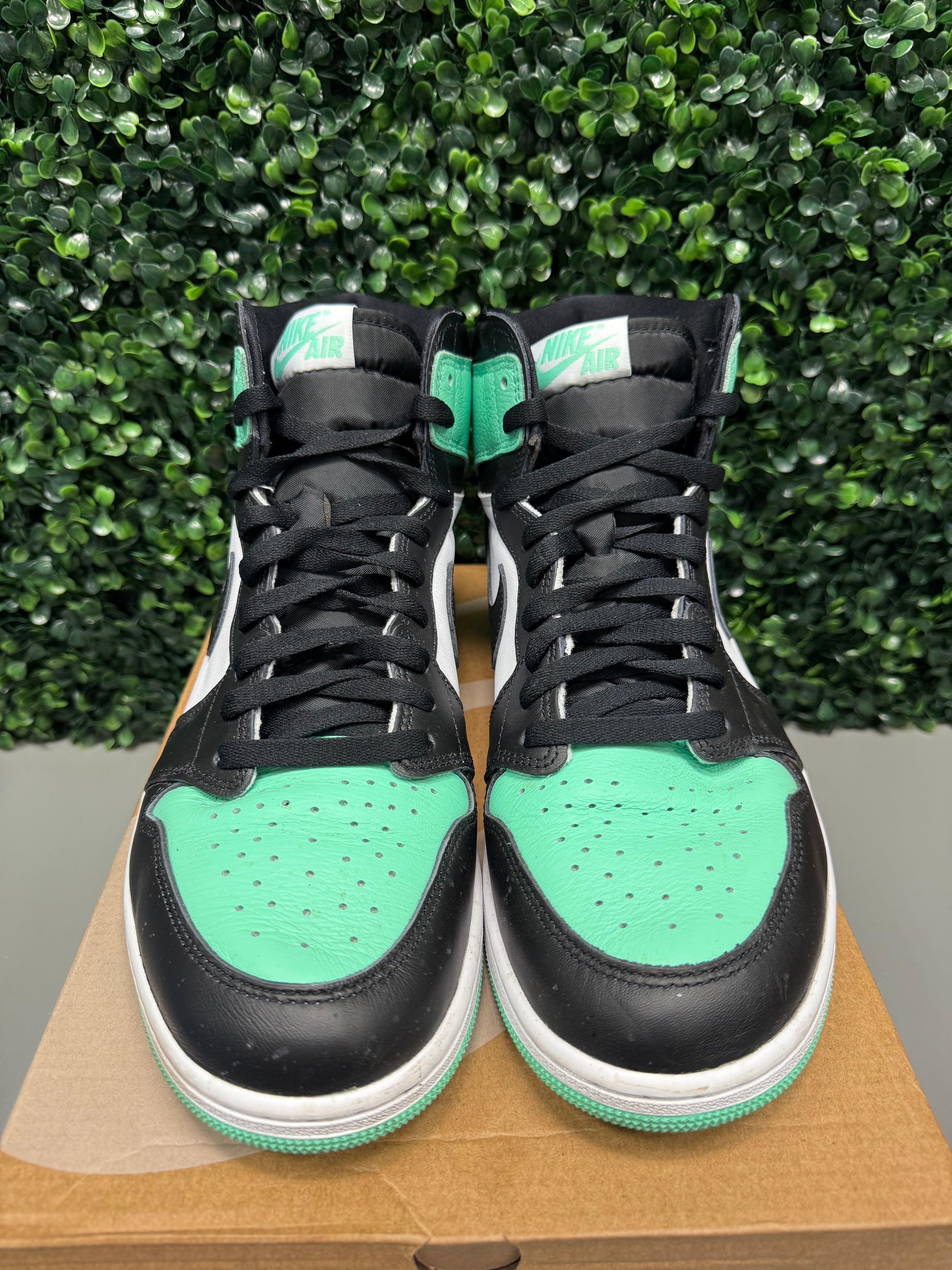 Jordan 1 High "Green Glow" Size 13 Preowned