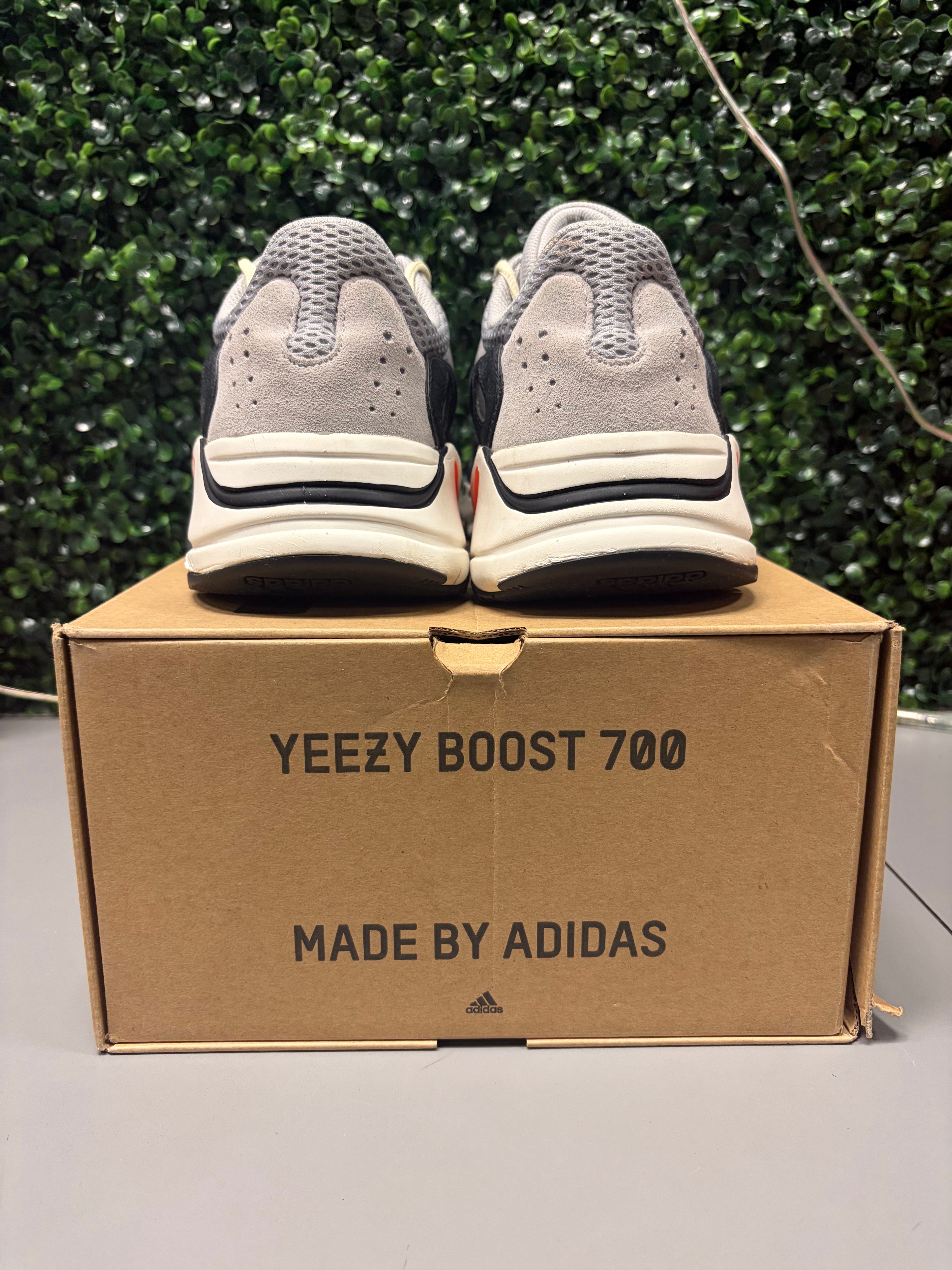 Yeezy Boost 700 "Wave Runner" Size 12 Preowned