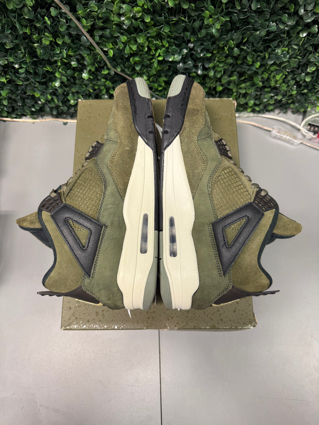 Jordan 4 "Craft Olive" Size 10.5 Preonwed